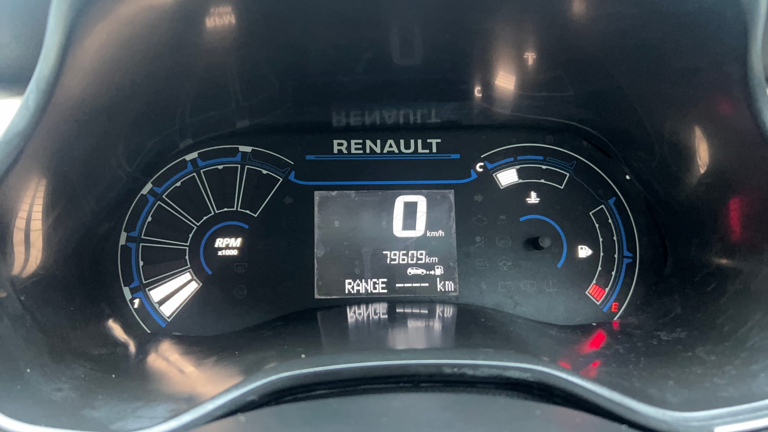 Used 2021 Renault Kiger RXT 1.0 Turbo MT Petrol Manual interior CLUSTERMETER VIEW