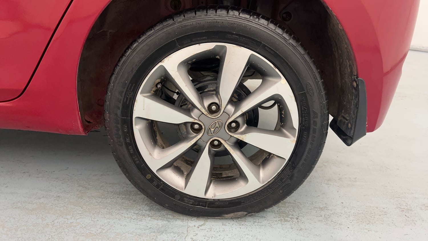 Used 2017 Hyundai Elite i20 Asta 1.2 Petrol Manual tyres LEFT REAR TYRE RIM VIEW