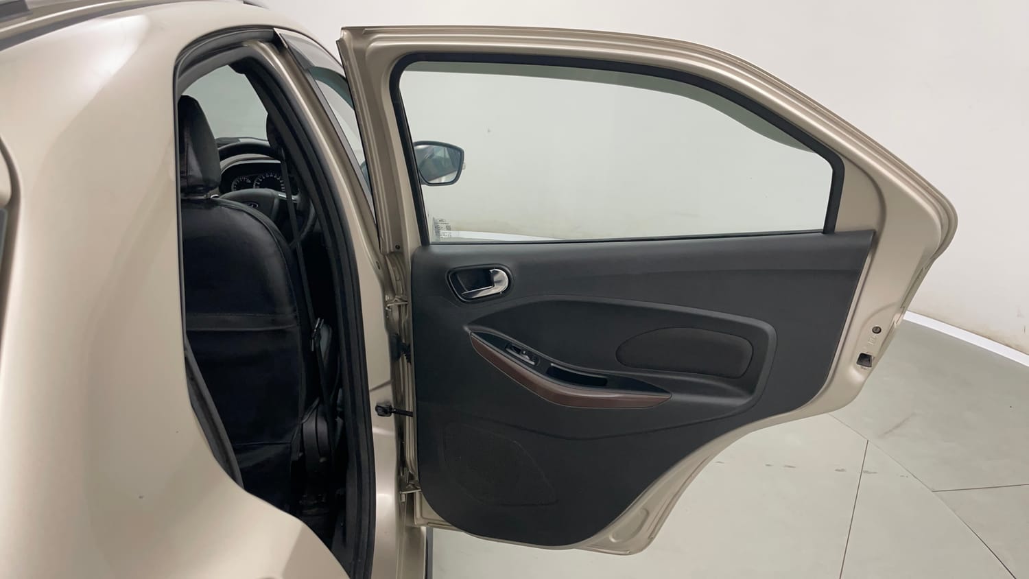 Used 2018 Ford Freestyle Titanium 1.2 Ti-VCT Petrol Manual interior RIGHT REAR DOOR OPEN VIEW