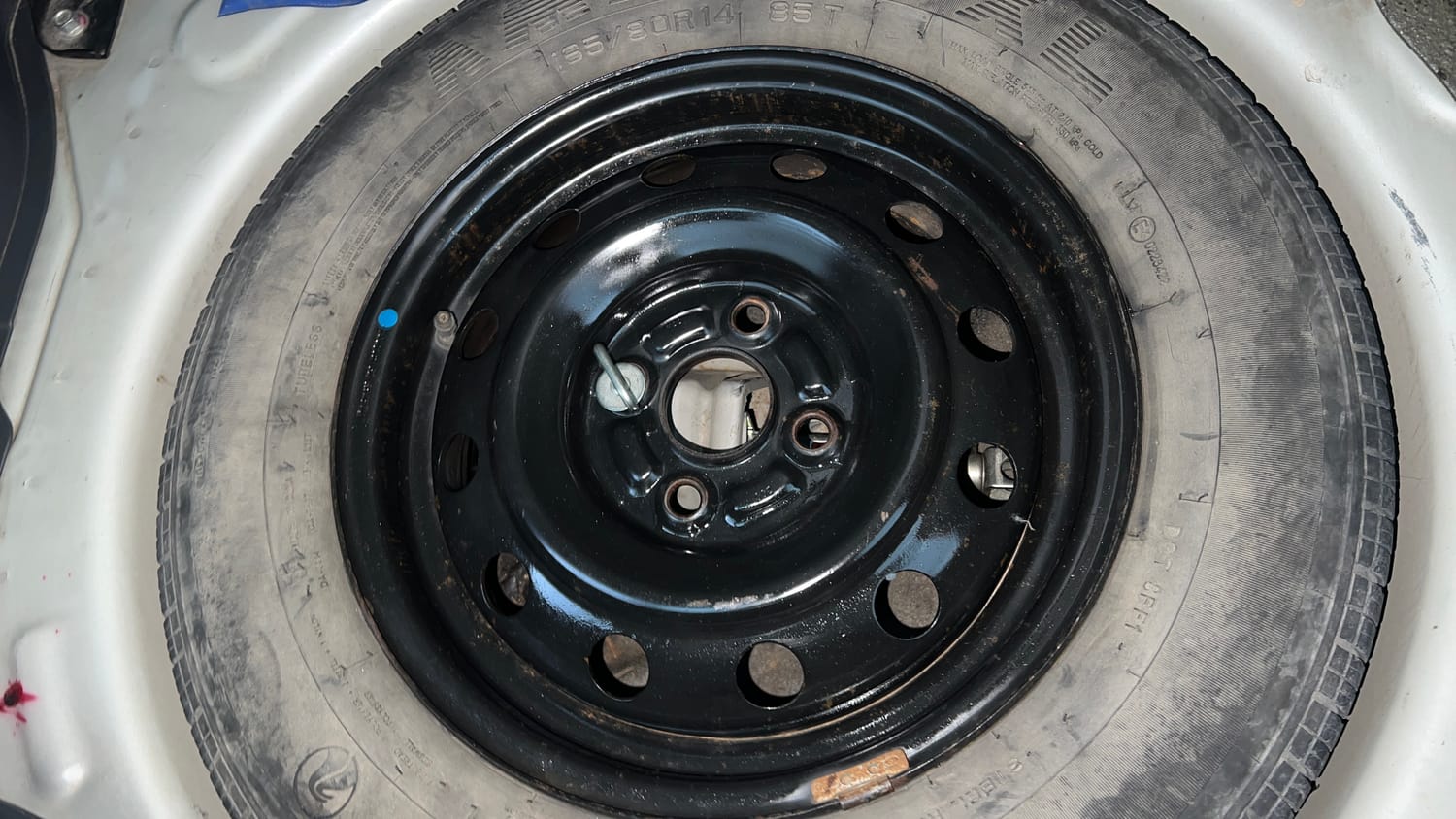 Used 2015 Maruti Suzuki Ritz Vxi BS-IV Petrol Manual tyres SPARE TYRE VIEW