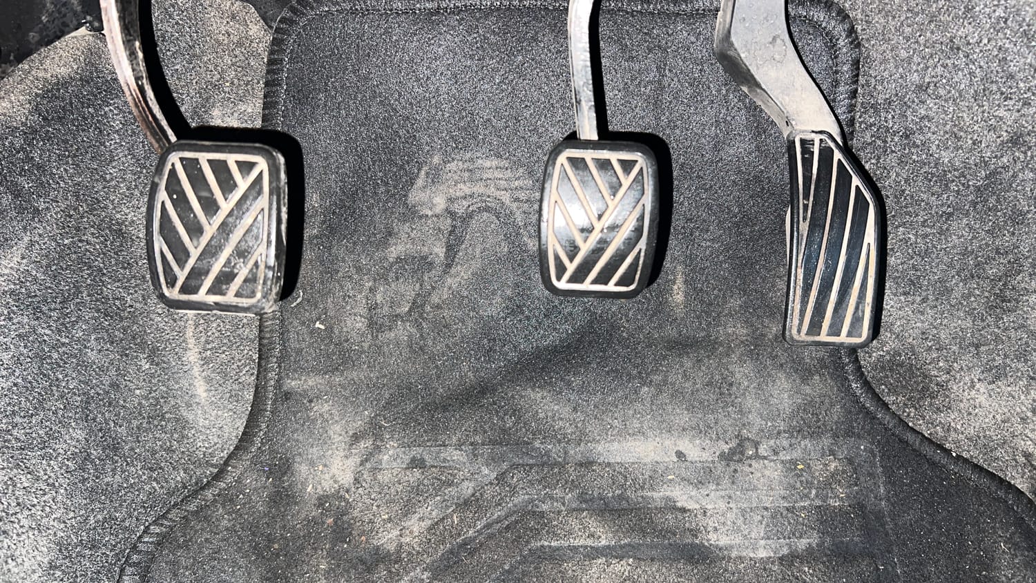 Used 2015 Maruti Suzuki Ritz Vxi BS-IV Petrol Manual interior PEDALS VIEW