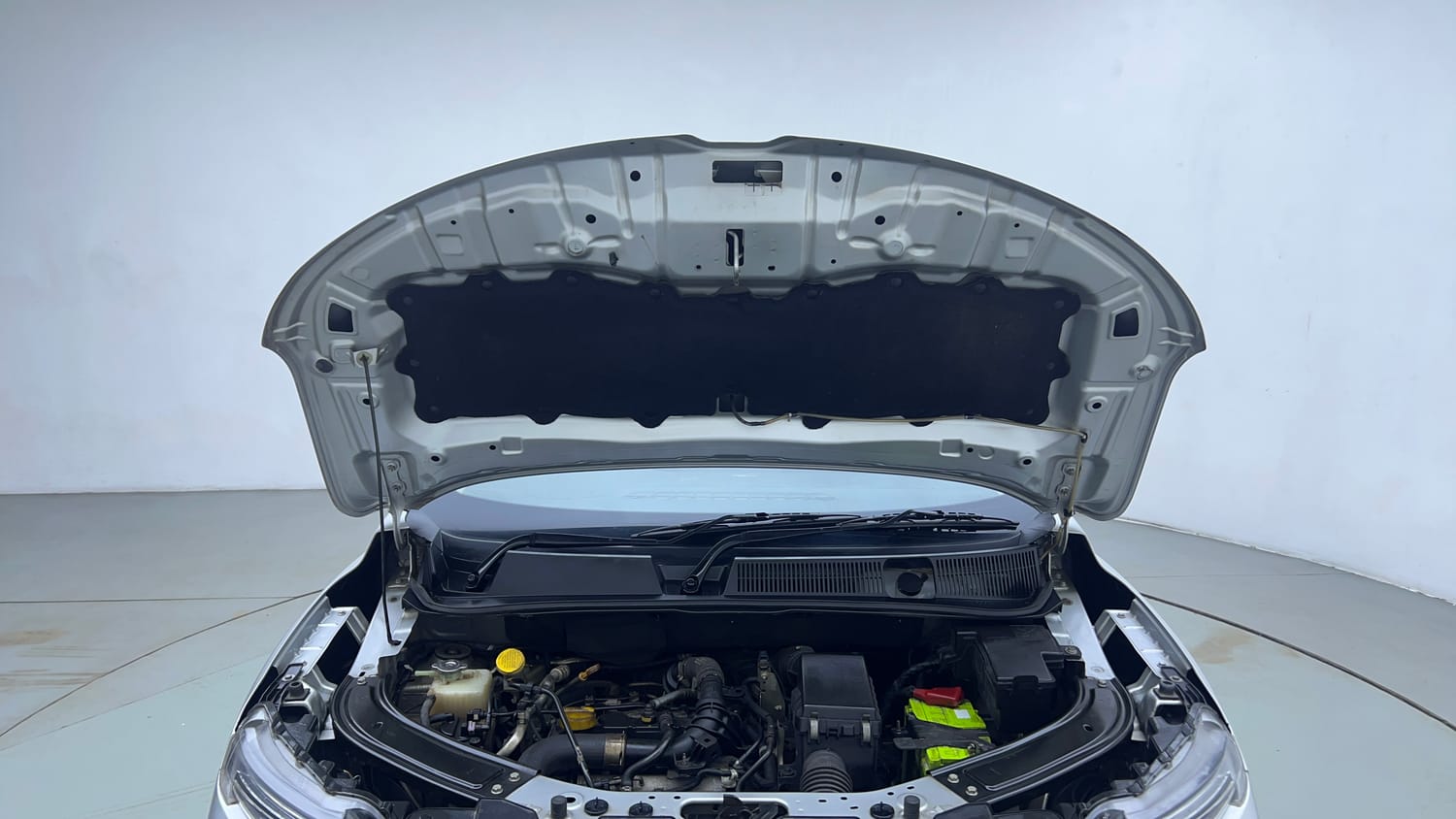 Used 2021 Renault Kiger RXT 1.0 Turbo MT Petrol Manual engine ENGINE & BONNET OPEN FRONT VIEW