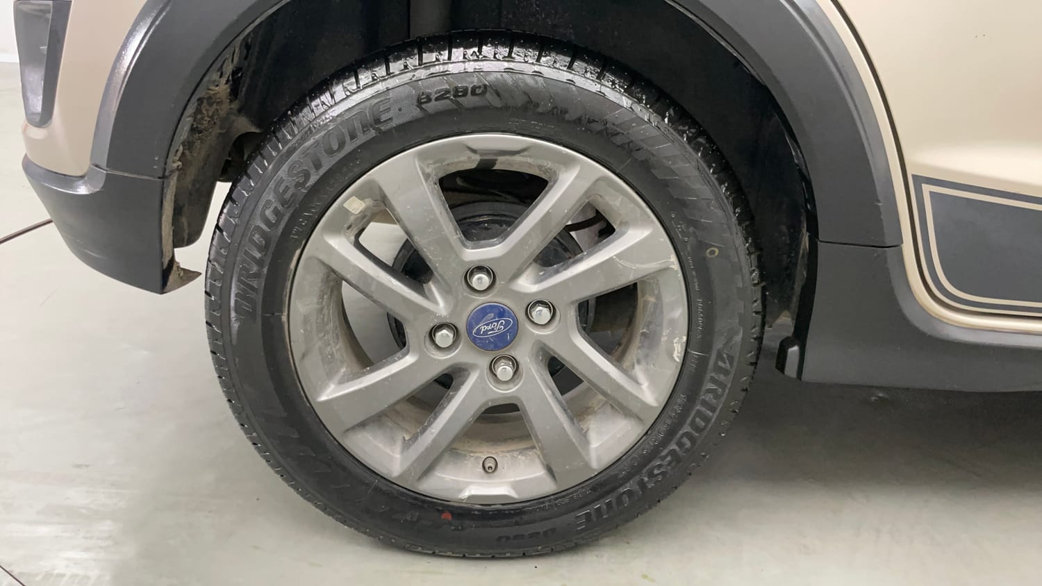Used 2018 Ford Freestyle Titanium 1.2 Ti-VCT Petrol Manual tyres RIGHT REAR TYRE RIM VIEW