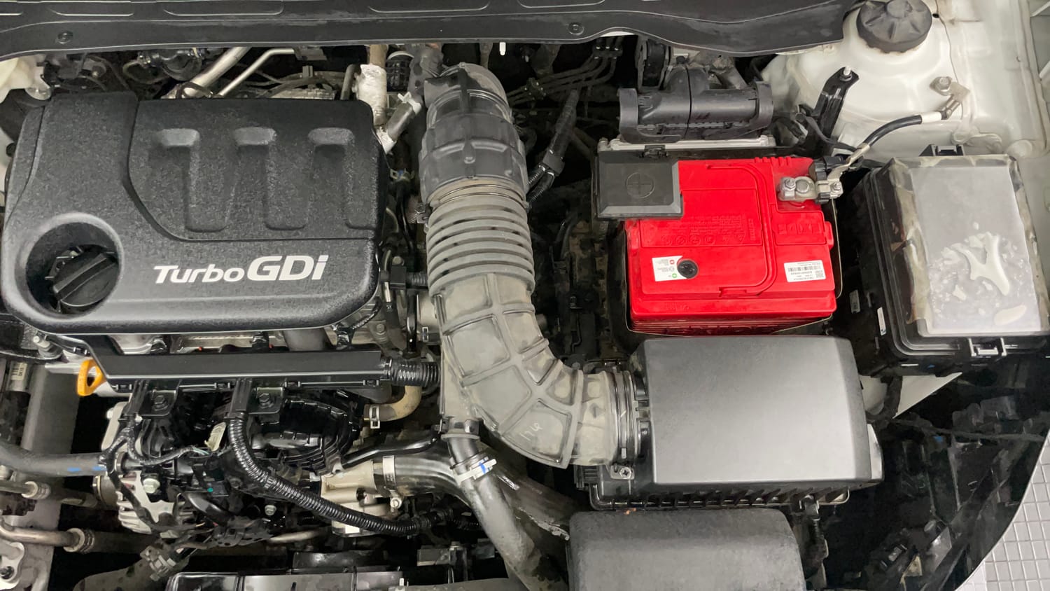 Used 2022 Hyundai Venue SX 1.0 Turbo Petrol Manual engine ENGINE LEFT SIDE VIEW
