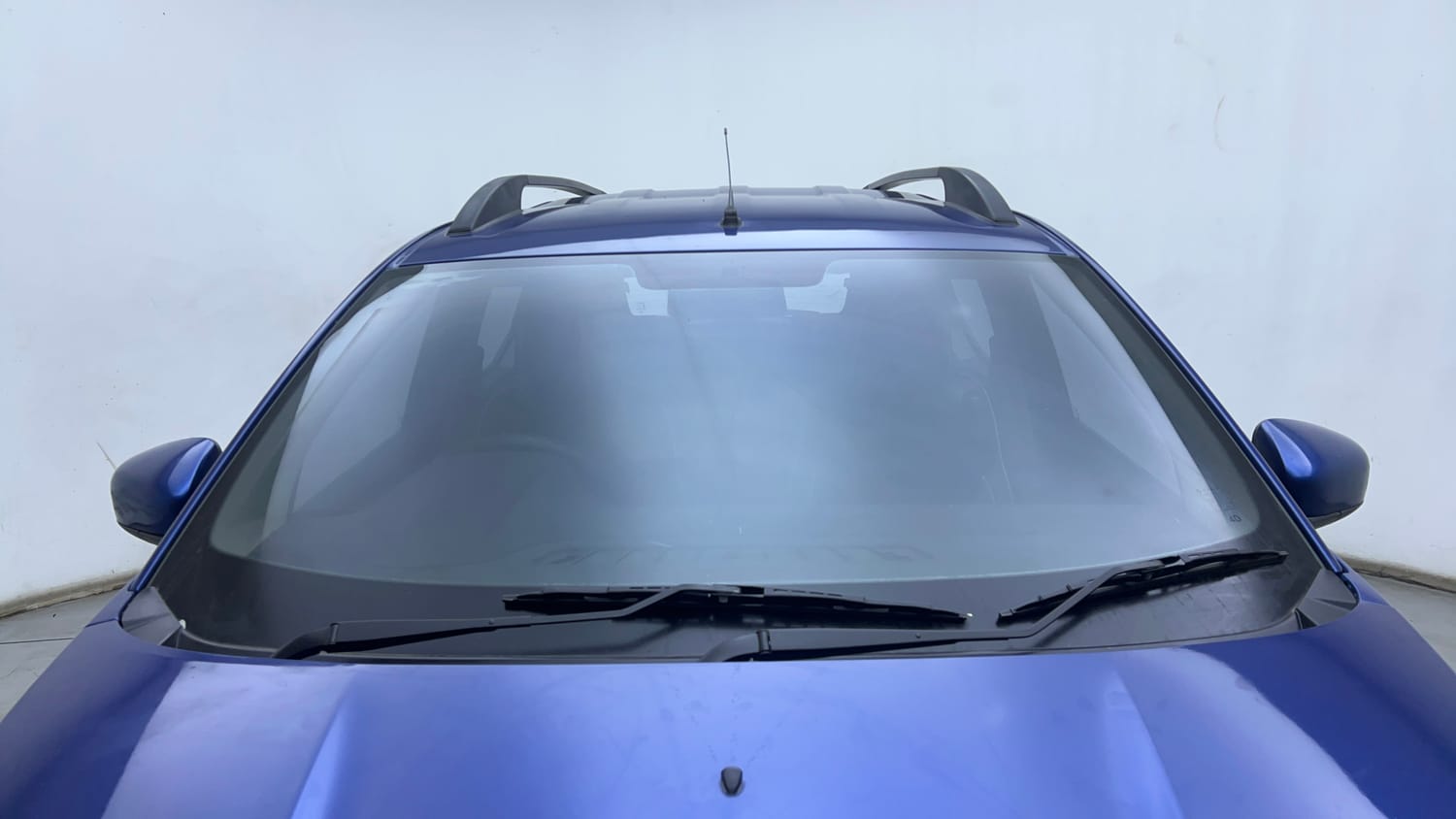 Used 2020 Renault Triber RXZ EASY-R AMT Petrol Automatic exterior FRONT WINDSHIELD VIEW