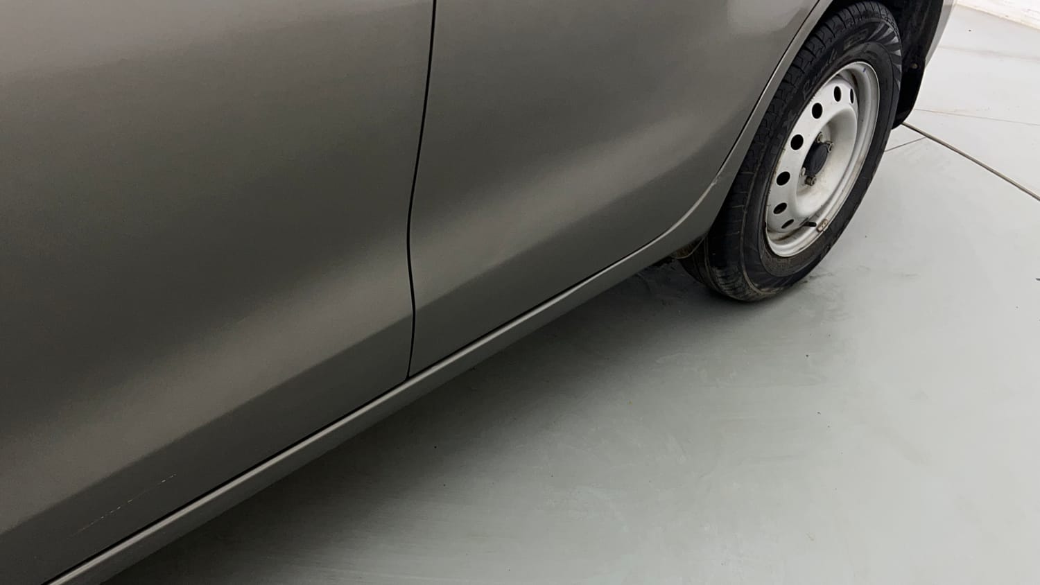 Used 2022 Maruti Suzuki Dzire LXi Petrol Manual dents MINOR SCRATCH