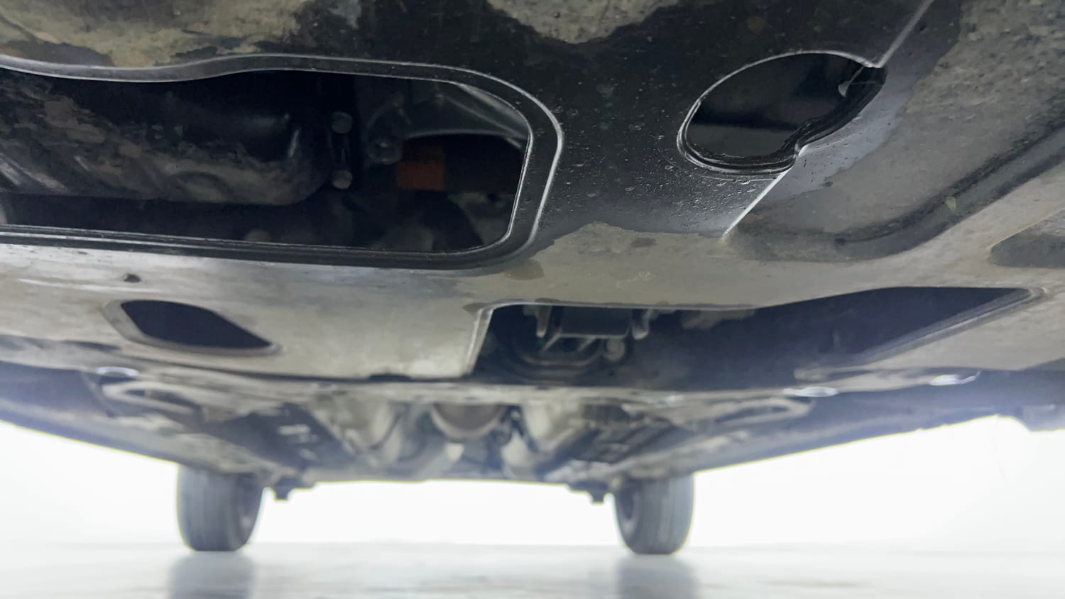 Used 2025 Hyundai Venue S Plus 1.2 Petrol MT Petrol Manual extra FRONT LEFT UNDERBODY VIEW