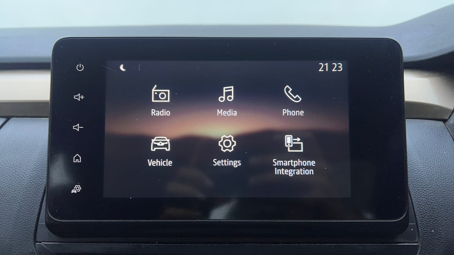 Used 2021 Renault Kiger RXT 1.0 Turbo MT Petrol Manual top_features Touch screen infotainment system