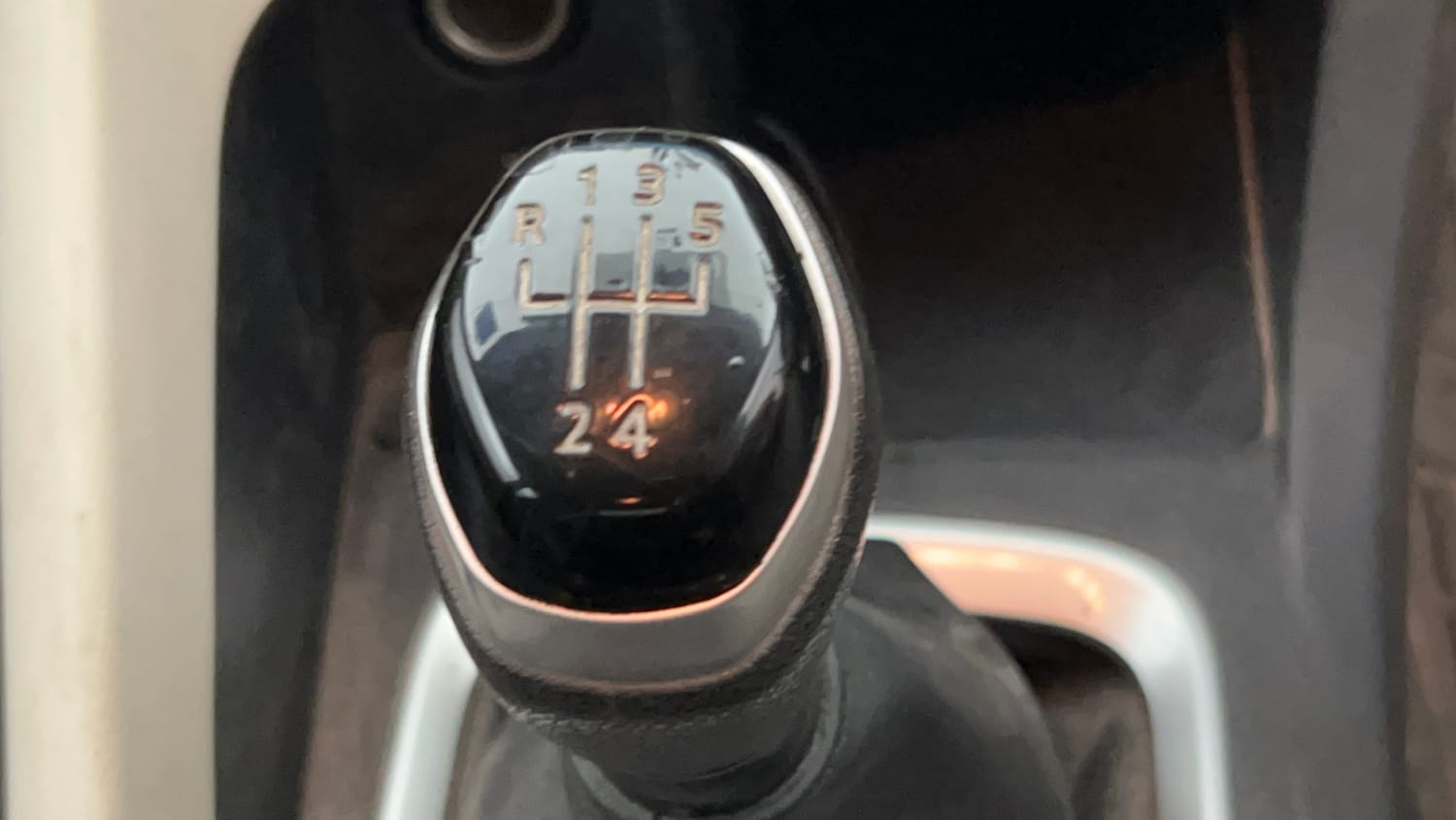 Used 2021 Nissan Magnite XV Petrol Manual interior GEAR  KNOB VIEW