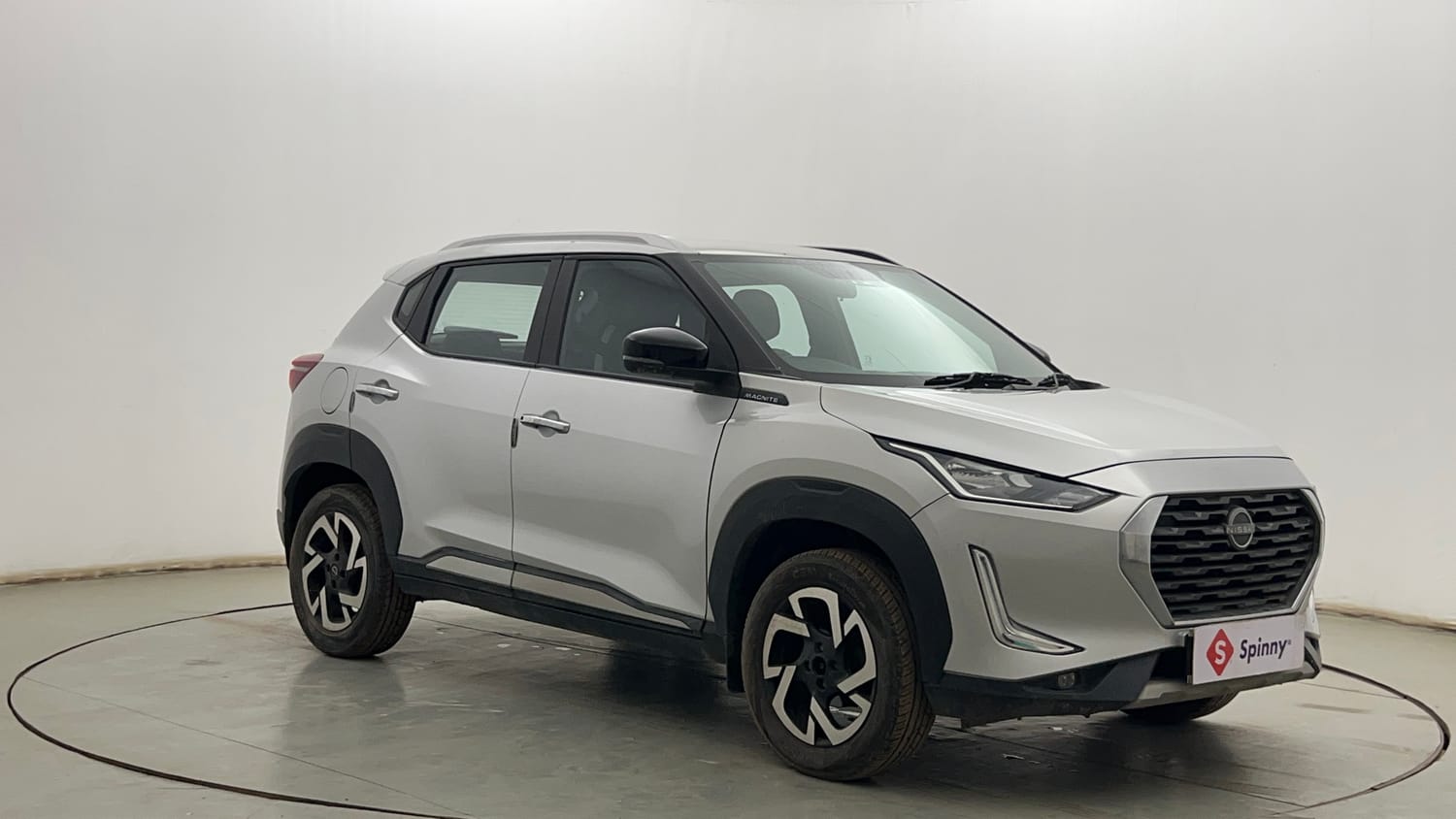 Used 2021 Nissan Magnite XV Petrol Manual exterior RIGHT FRONT CORNER VIEW