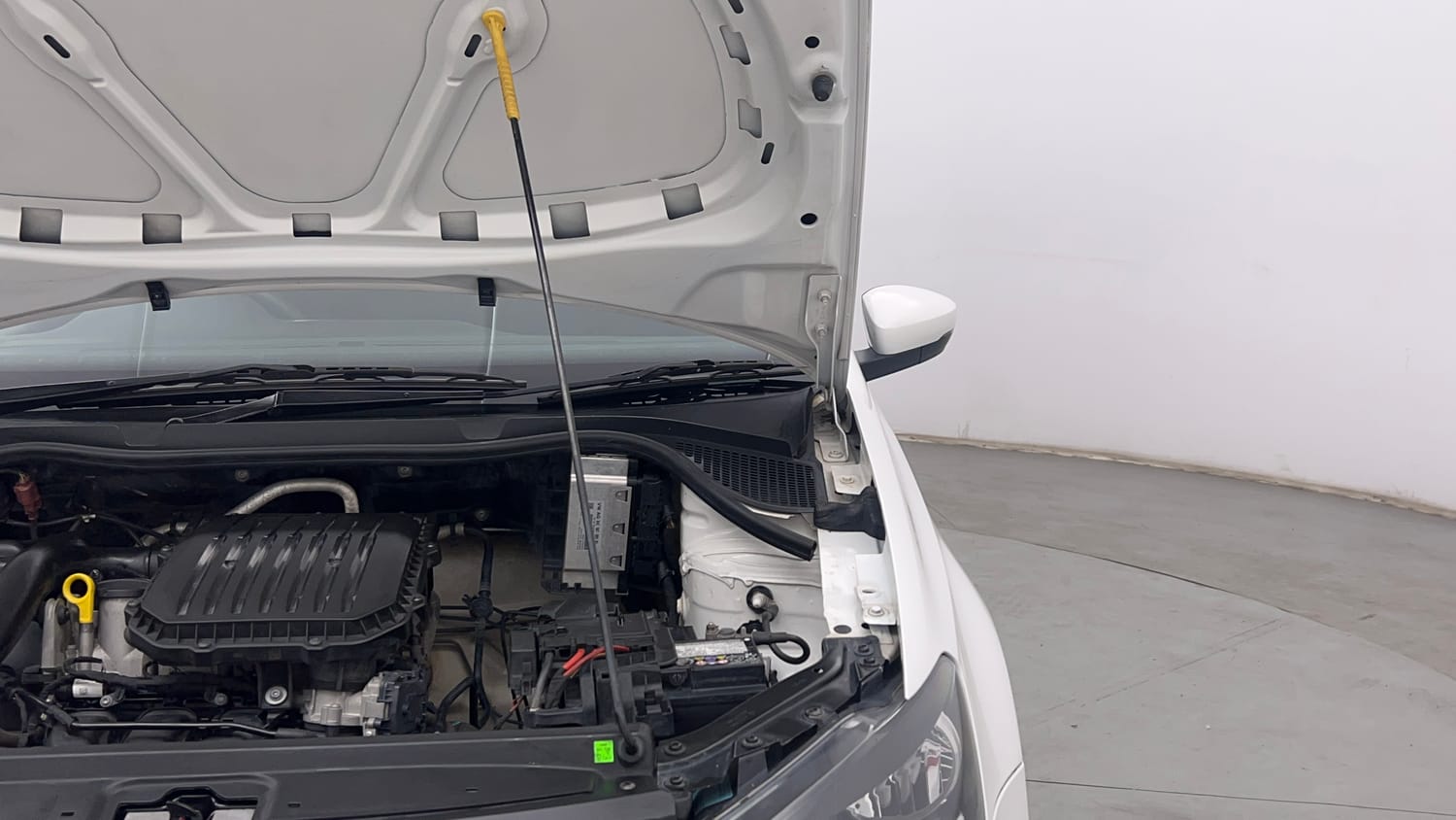 Used 2022 Volkswagen Polo Trendline 1.0L MPI Petrol Manual engine ENGINE LEFT SIDE HINGE & APRON VIEW