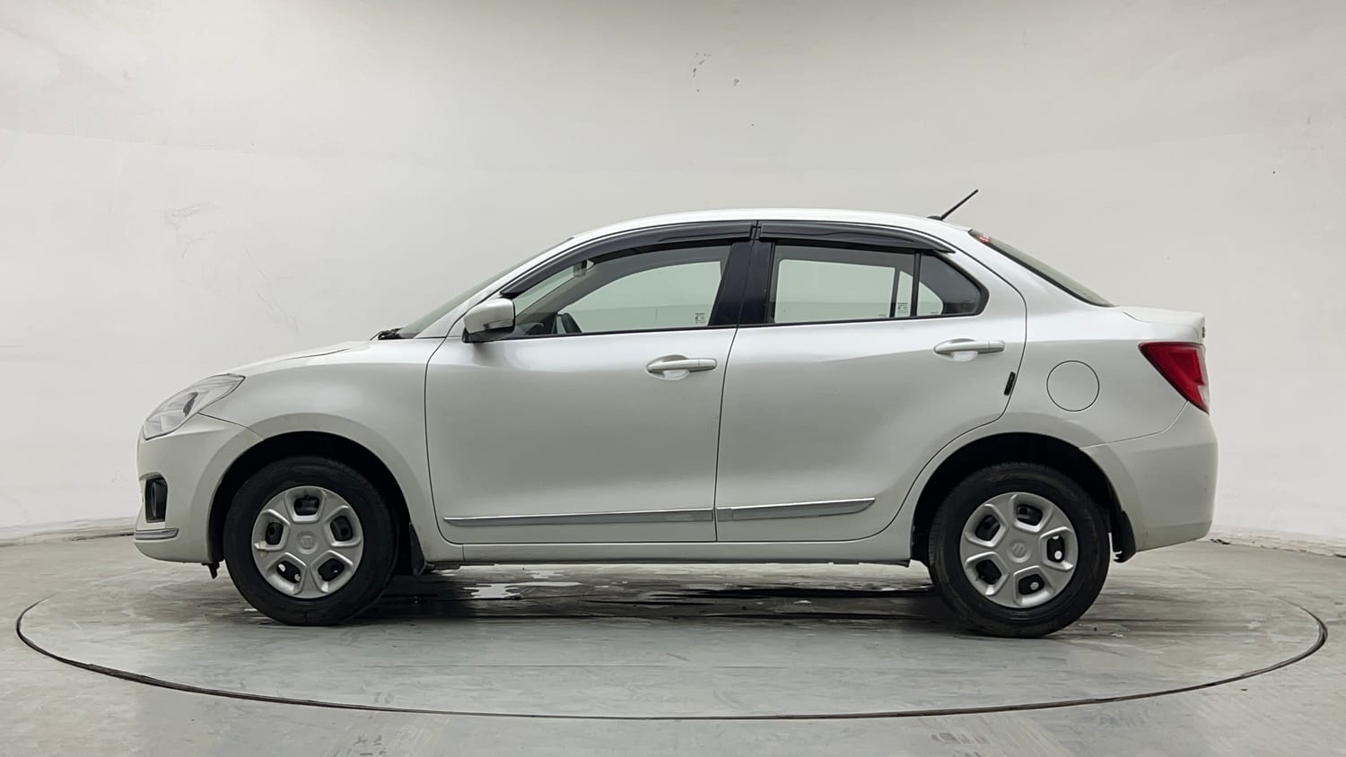 Used 2017 Maruti Suzuki Dzire VXi Petrol Manual exterior LEFT SIDE VIEW
