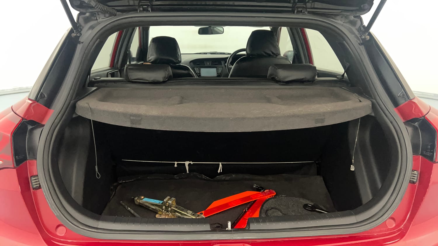 Used 2017 Hyundai Elite i20 Asta 1.2 Petrol Manual interior DICKY INSIDE VIEW