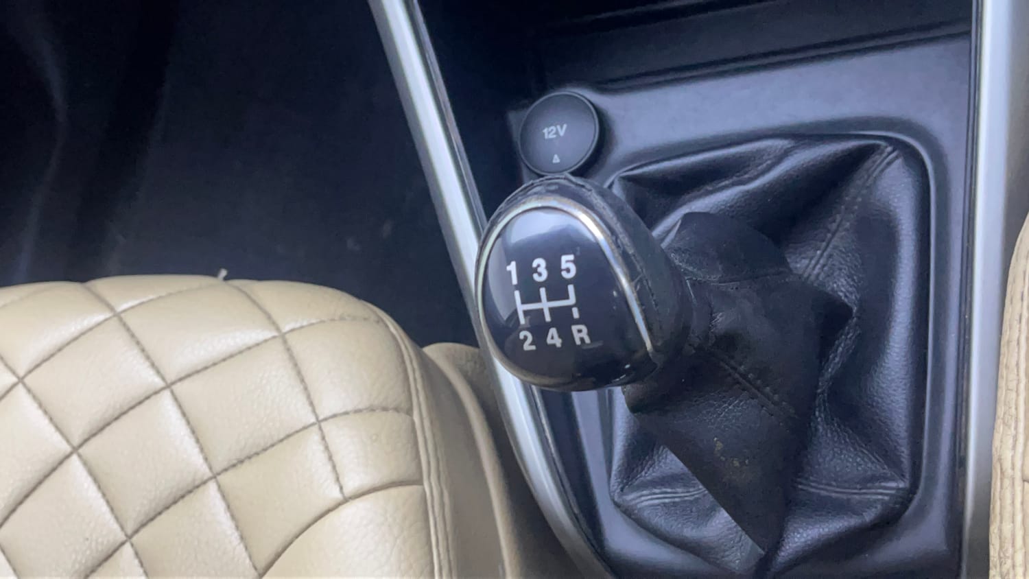 Used 2018 Ford EcoSport Titanium 1.5L Ti-VCT Petrol Manual interior GEAR  KNOB VIEW
