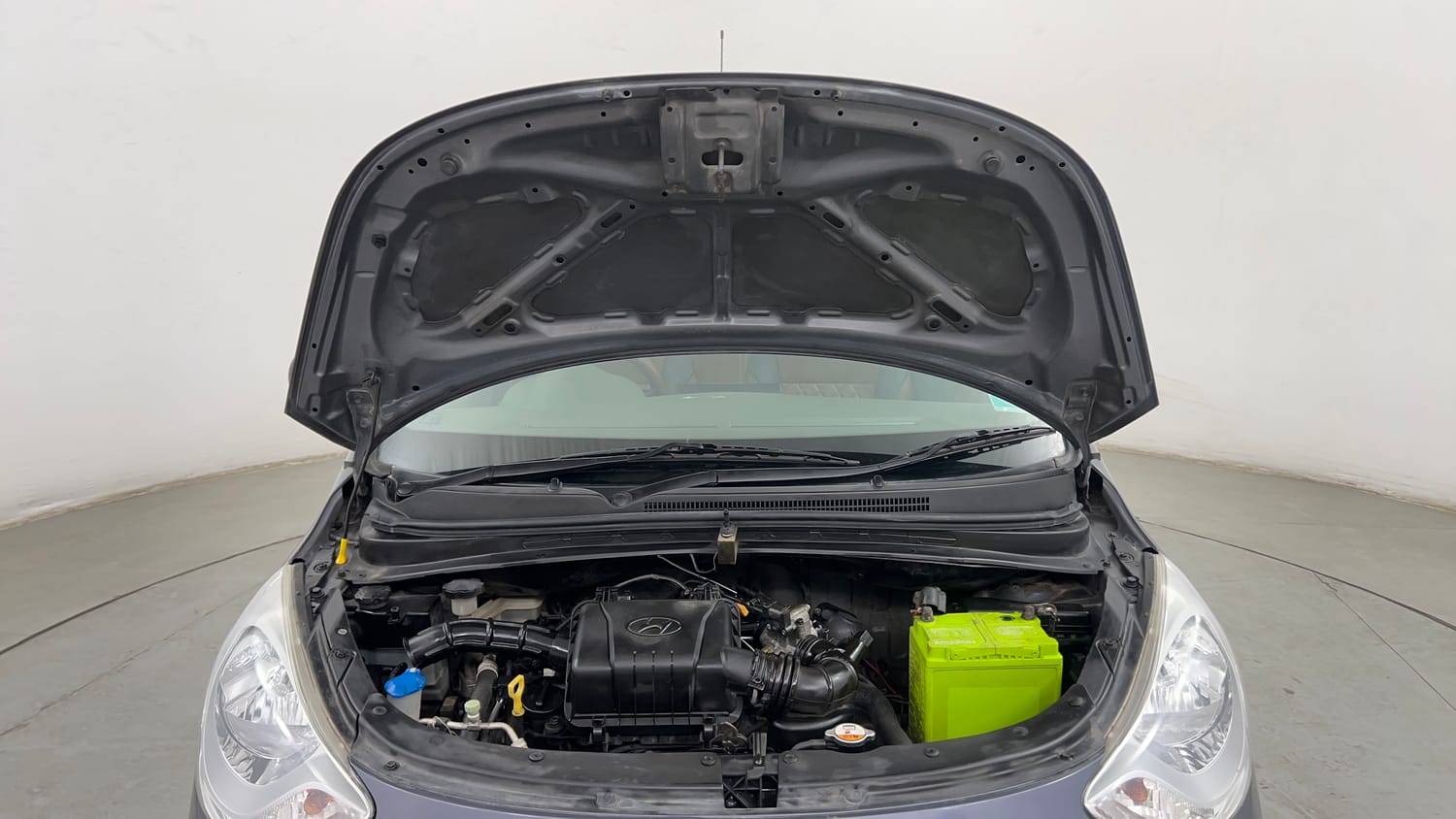Used 2013 Hyundai i10 Magna 1.1 iRDE2 Petrol Manual engine ENGINE & BONNET OPEN FRONT VIEW
