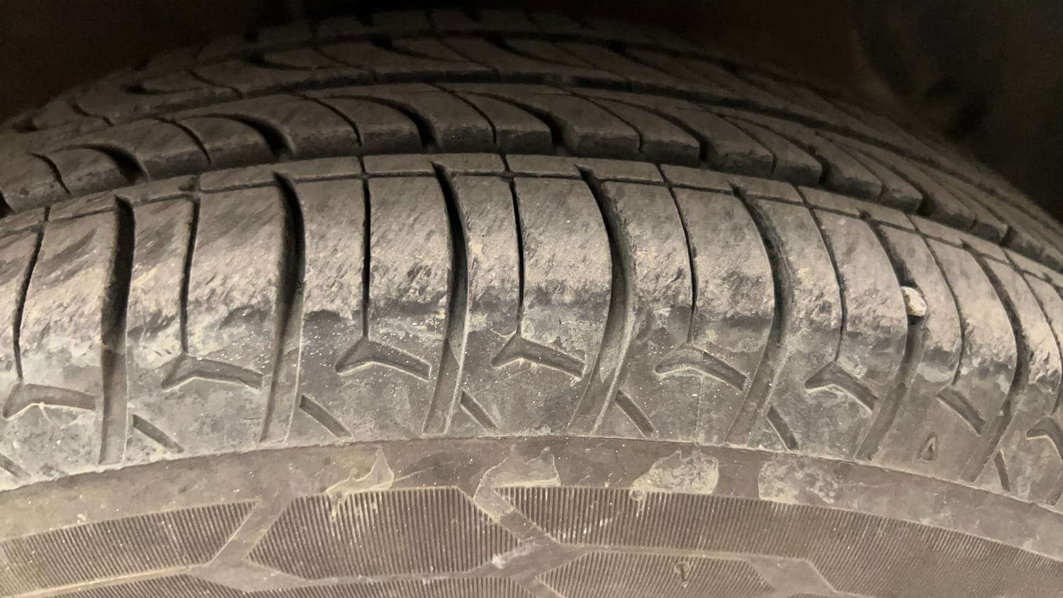 Used 2016 Hyundai Grand i10 Sportz 1.2 Kappa VTVT Petrol Manual tyres RIGHT FRONT TYRE TREAD VIEW