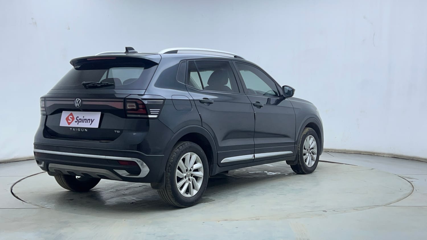 Used 2022 Volkswagen Taigun Highline 1.0 TSI MT Petrol Manual exterior RIGHT REAR CORNER VIEW