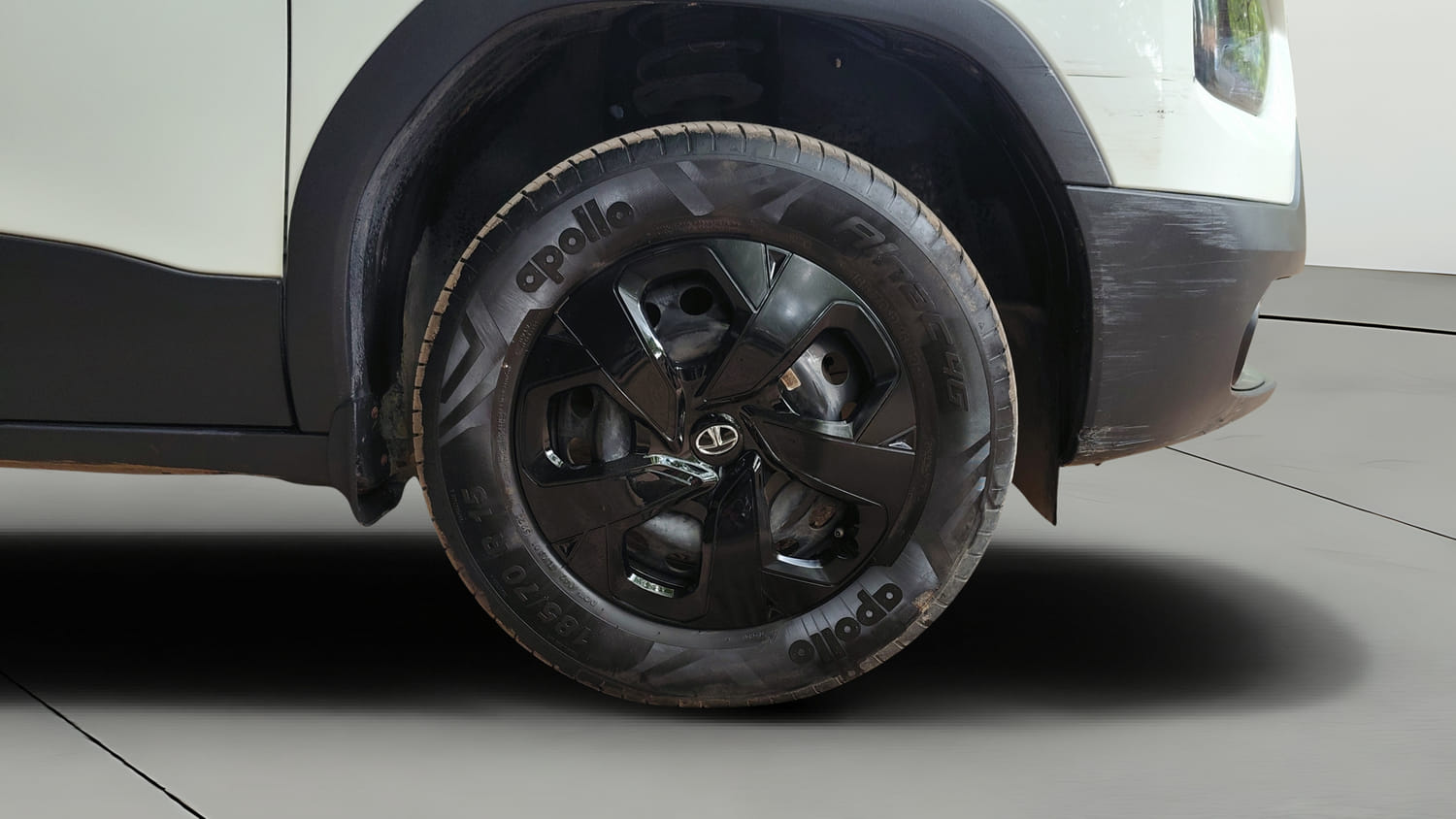 Used 2024 Tata Punch Adventure MT Petrol Manual tyres RIGHT FRONT TYRE RIM VIEW