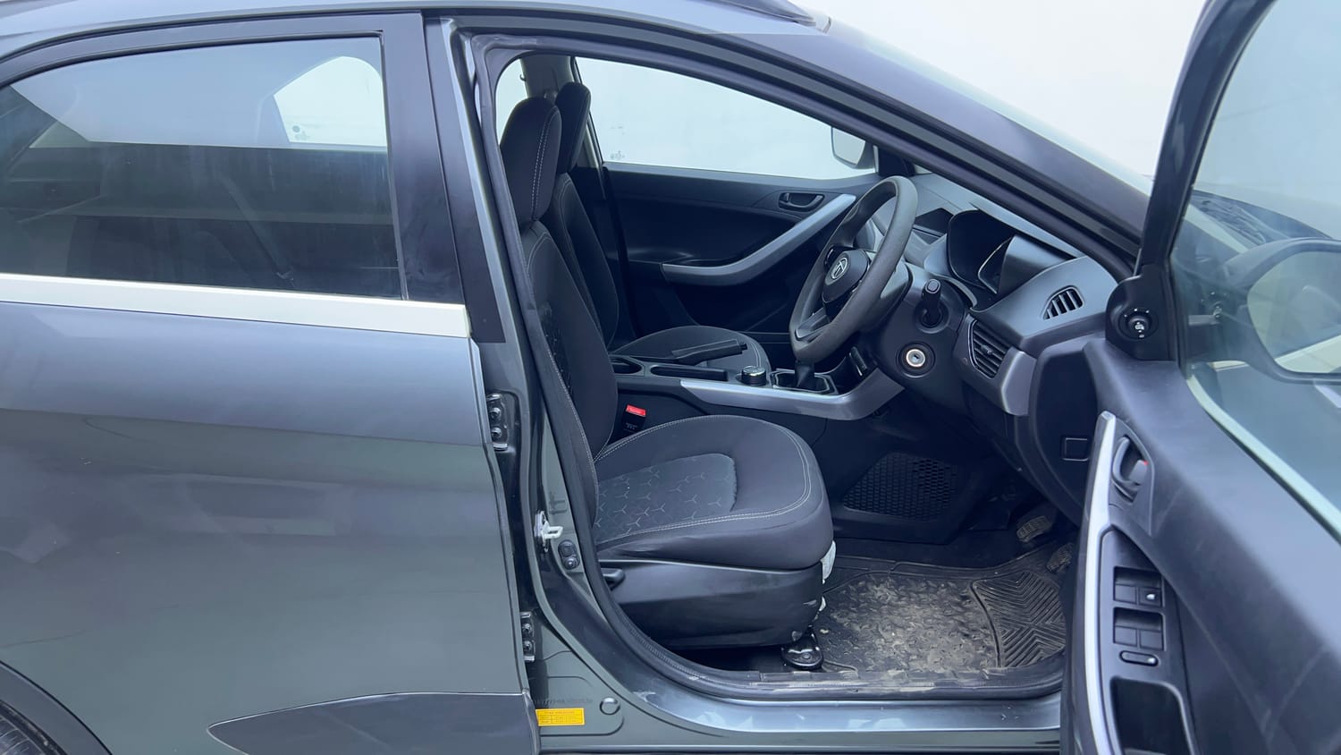Used 2021 Tata Nexon XM Petrol Manual interior RIGHT SIDE FRONT DOOR CABIN VIEW