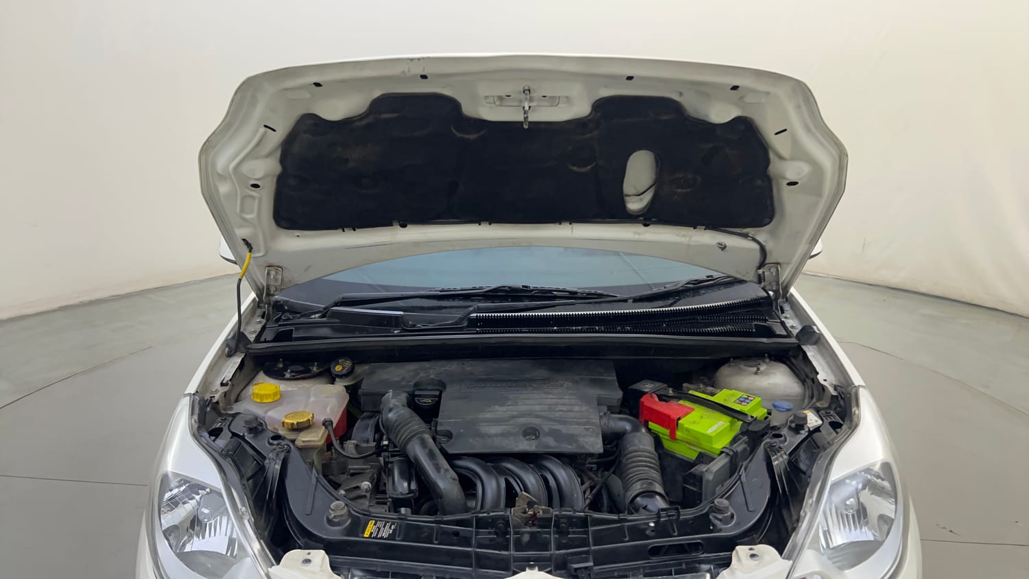 Used 2015 Ford Figo Duratec Petrol Titanium 1.2 Petrol Manual engine ENGINE & BONNET OPEN FRONT VIEW