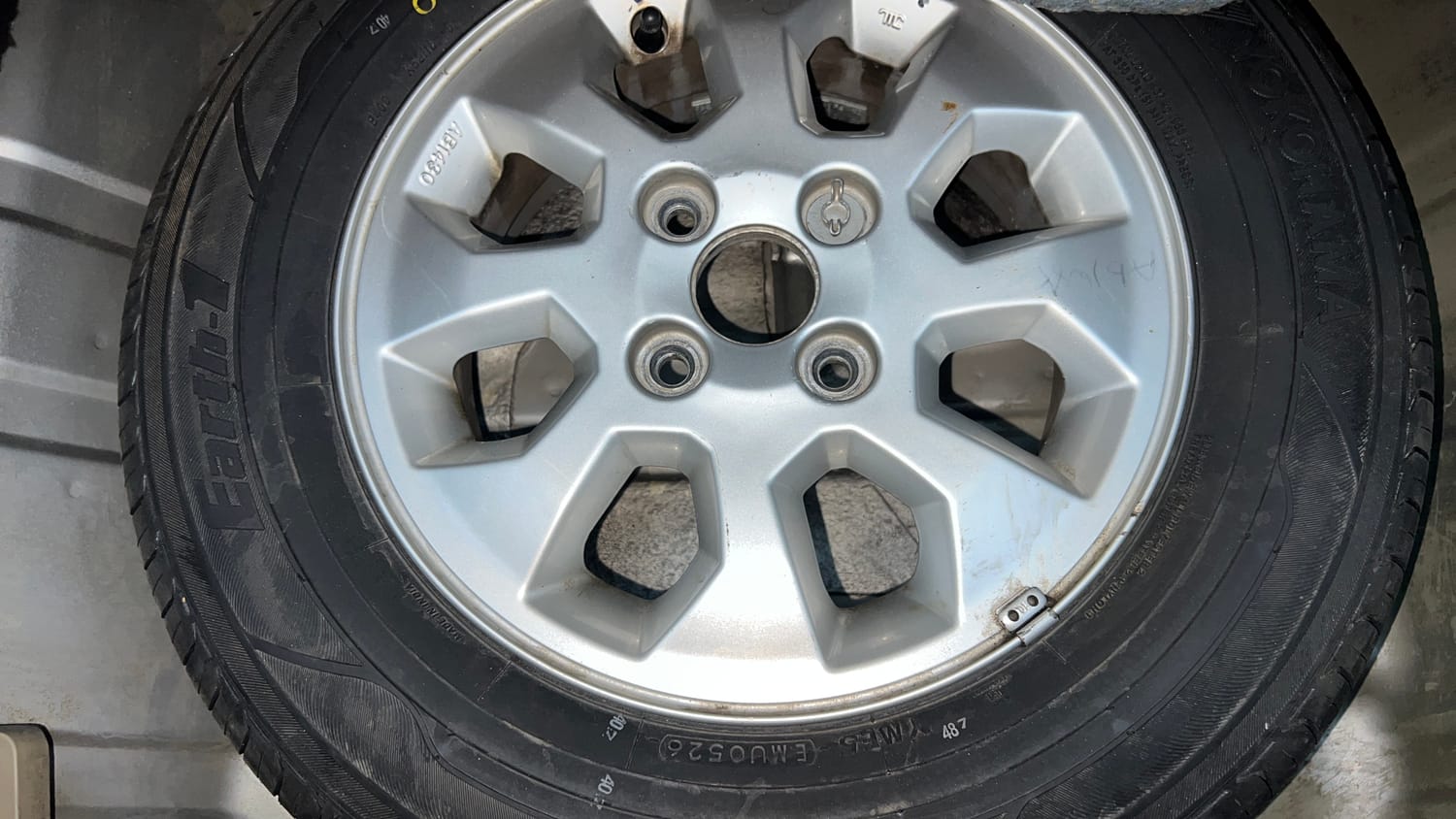 Used 2013 Maruti Suzuki A-Star ZXI Petrol Manual tyres SPARE TYRE VIEW