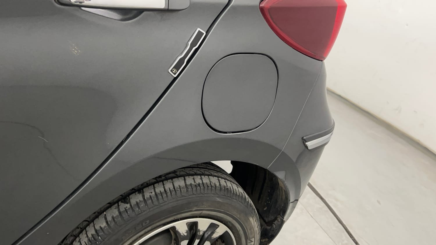 Used 2022 Tata Tiago XZ Plus CNG Cng Manual dents MINOR SCRATCH