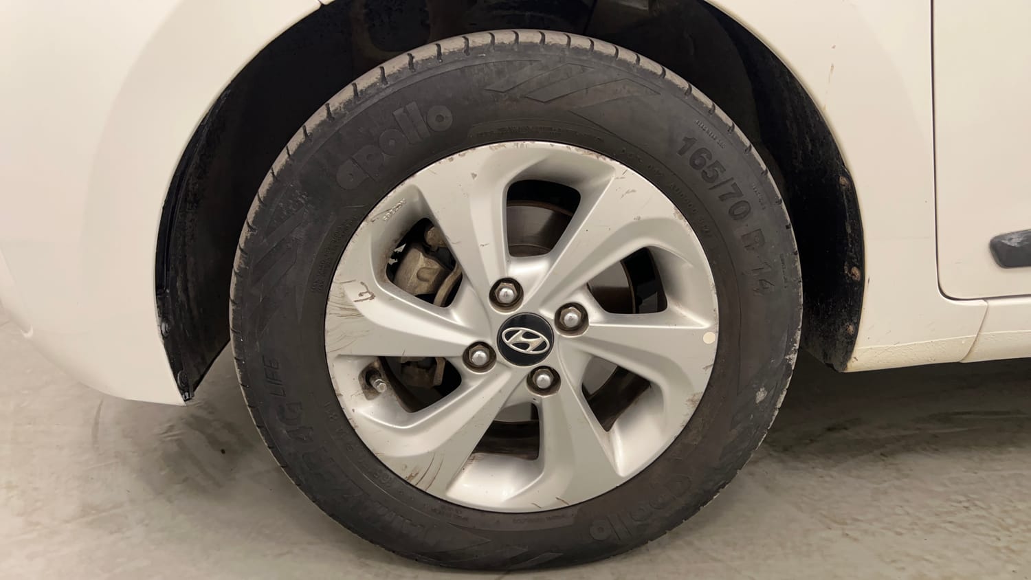 Used 2018 Hyundai Xcent SX 1.1 CRDi Diesel Manual tyres LEFT FRONT TYRE RIM VIEW
