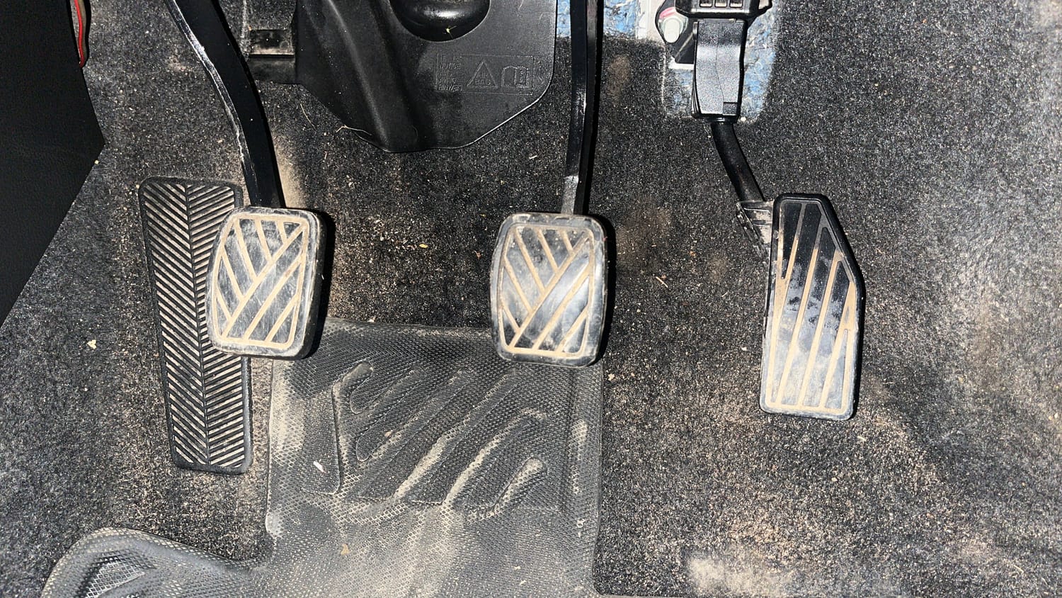 Used 2022 Maruti Suzuki XL6 Alpha MT Petrol Petrol Manual interior PEDALS VIEW