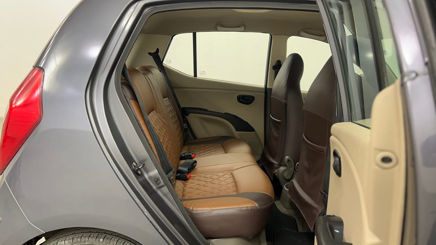 Used 2013 Hyundai i10 Magna 1.1 iRDE2 Petrol Manual interior RIGHT SIDE REAR DOOR CABIN VIEW