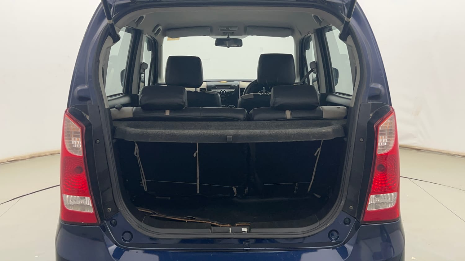 Used 2018 Maruti Suzuki Wagon R 1.0 VXI AMT Petrol Automatic interior DICKY INSIDE VIEW