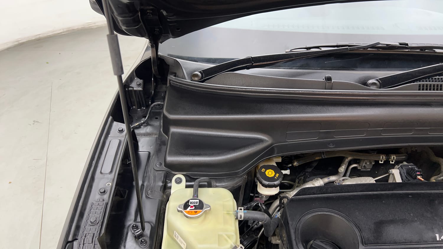 Used 2020 Hyundai Creta SX (O) 1.4 Turbo 7 DCT Petrol Automatic engine ENGINE RIGHT SIDE HINGE & APRON VIEW