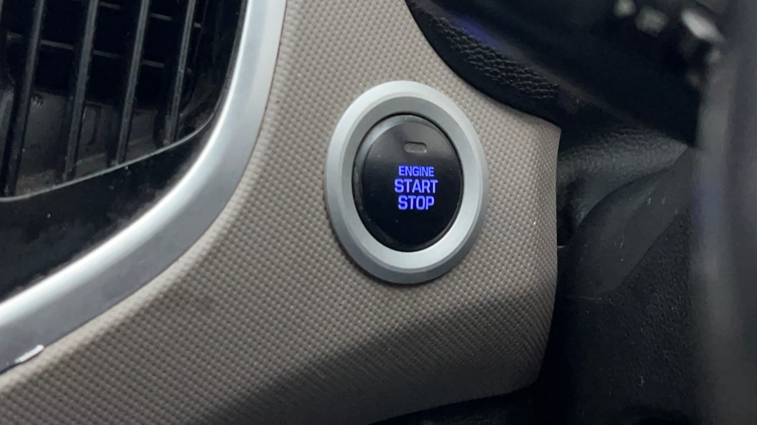 Used 2019 Hyundai Creta SX 1.6 AT CRDi Diesel Automatic top_features Keyless start
