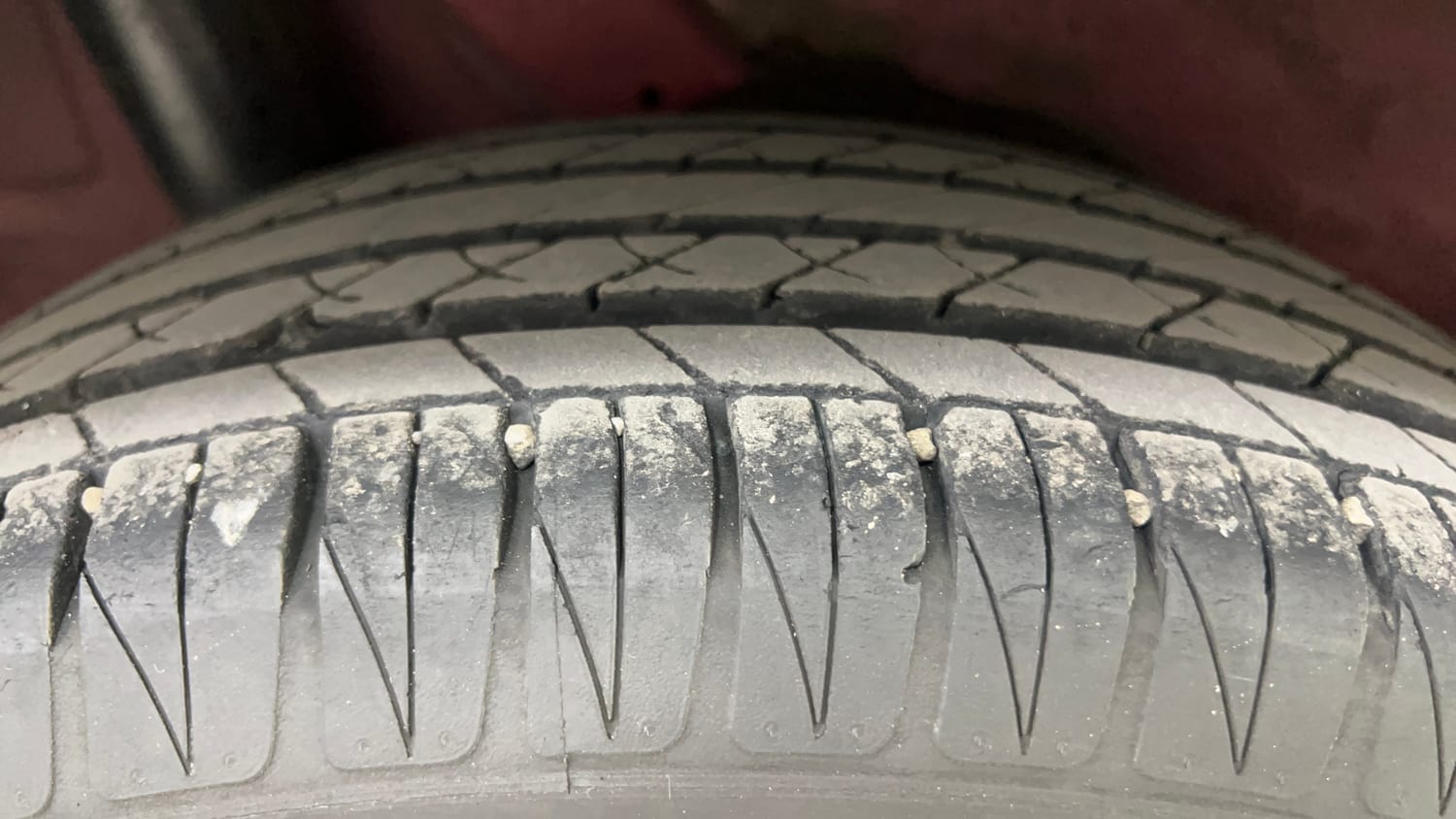Used 2020 Hyundai Venue SX Plus 1.0 Turbo DCT Petrol Automatic tyres RIGHT REAR TYRE TREAD VIEW