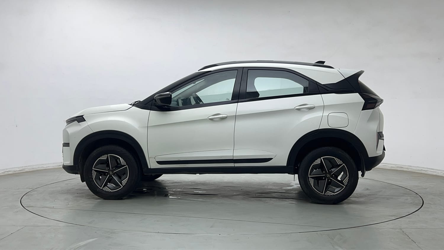 Used 2023 Tata Nexon Creative 1.2 Revotron Petrol 6MT Petrol Manual exterior LEFT SIDE VIEW