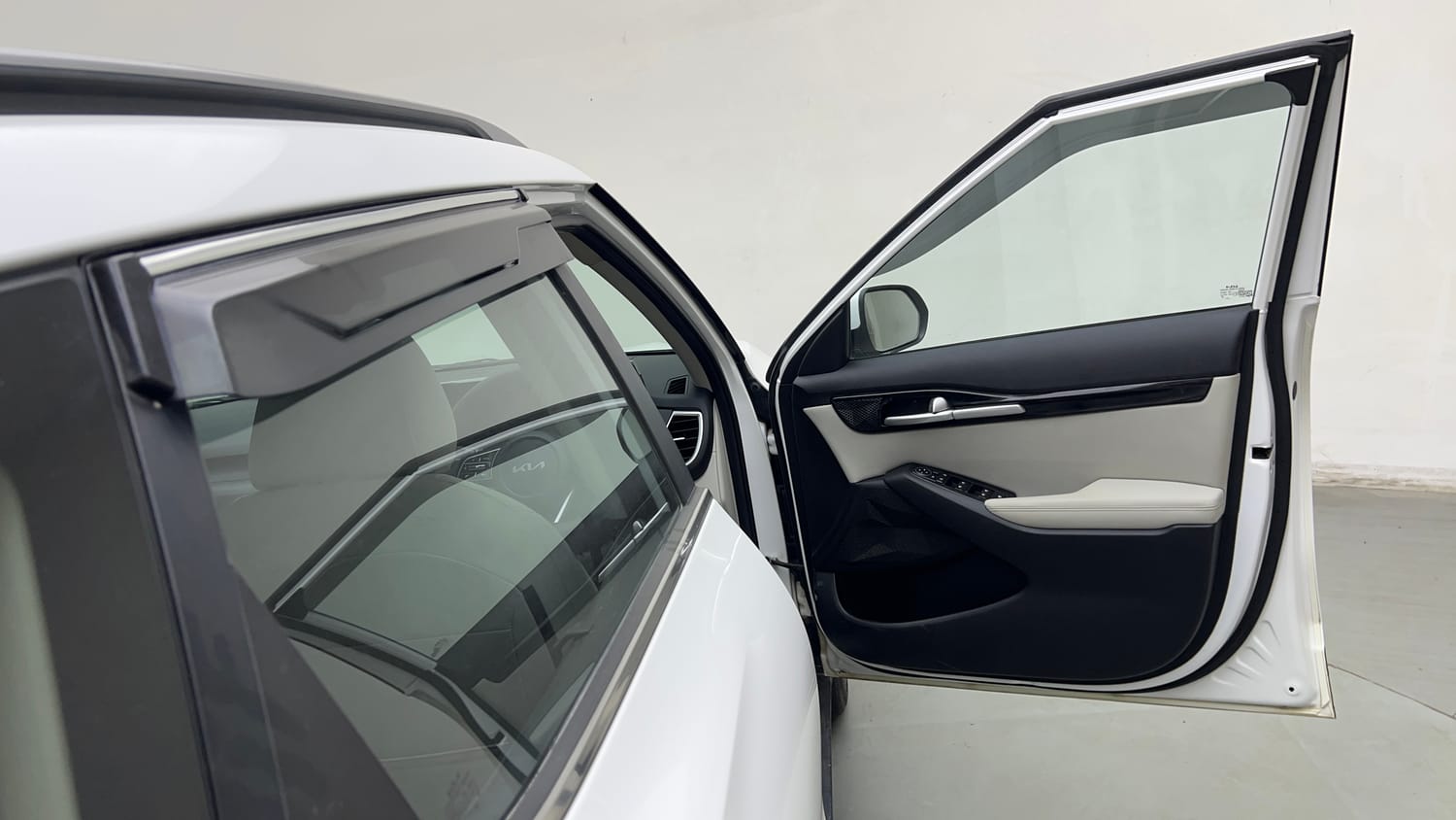 Used 2023 Kia Seltos HTX 1.5 Petrol Manual interior RIGHT FRONT DOOR OPEN VIEW