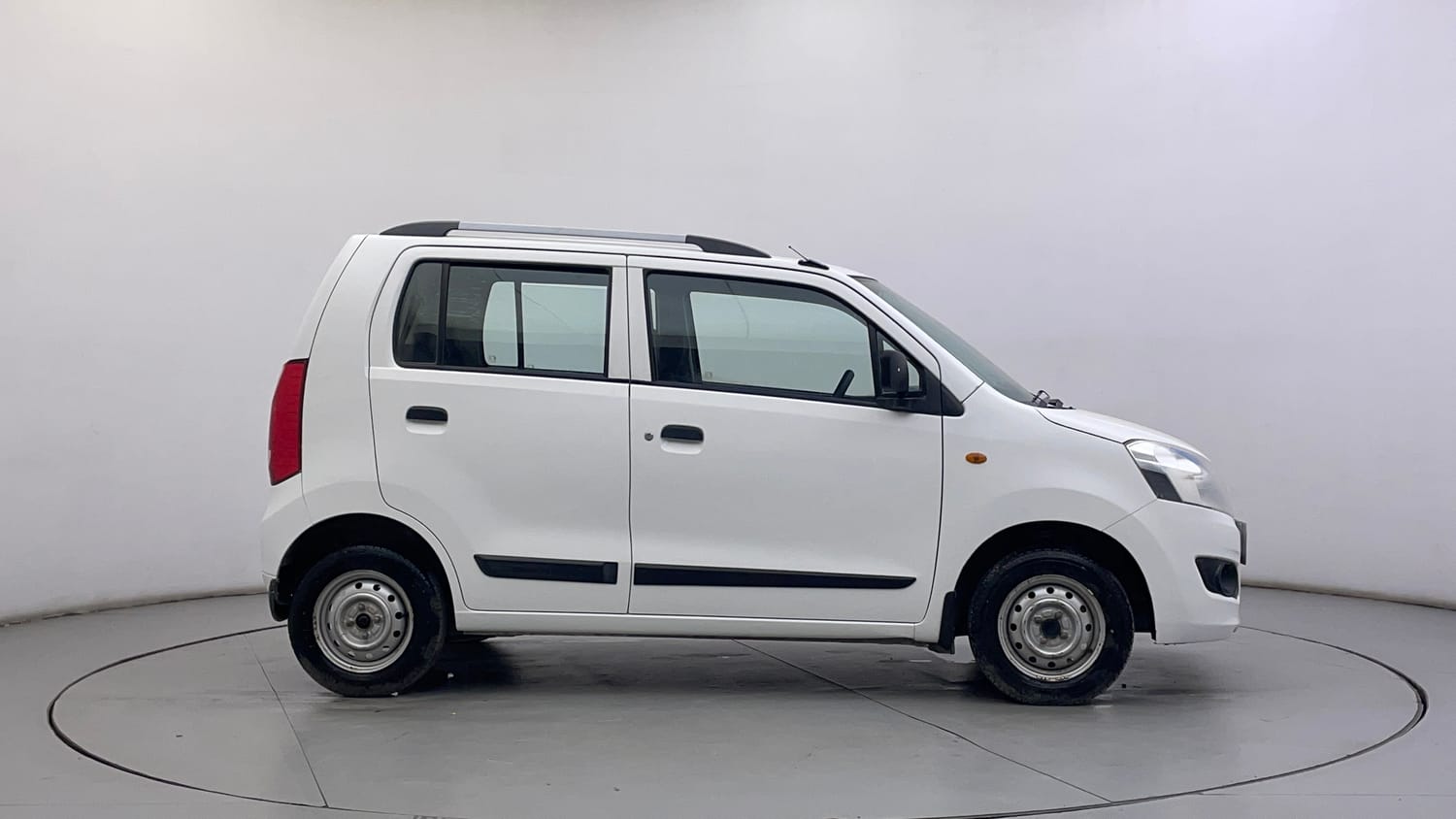 Used 2013 Maruti Suzuki Wagon R LXI Petrol Manual exterior RIGHT SIDE VIEW