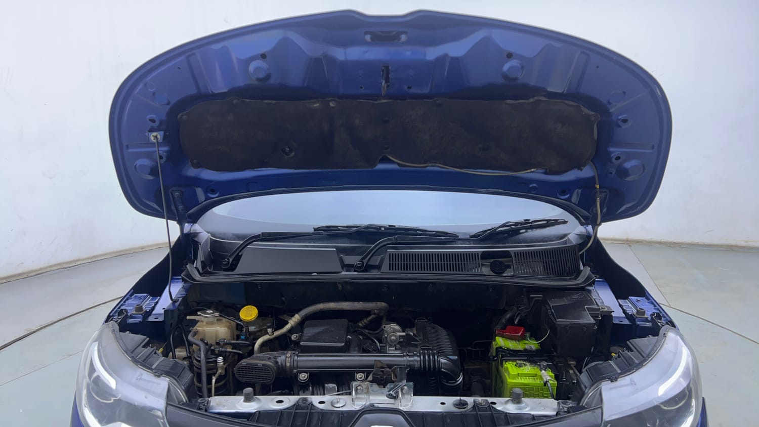 Used 2020 Renault Triber RXZ EASY-R AMT Petrol Automatic engine ENGINE & BONNET OPEN FRONT VIEW