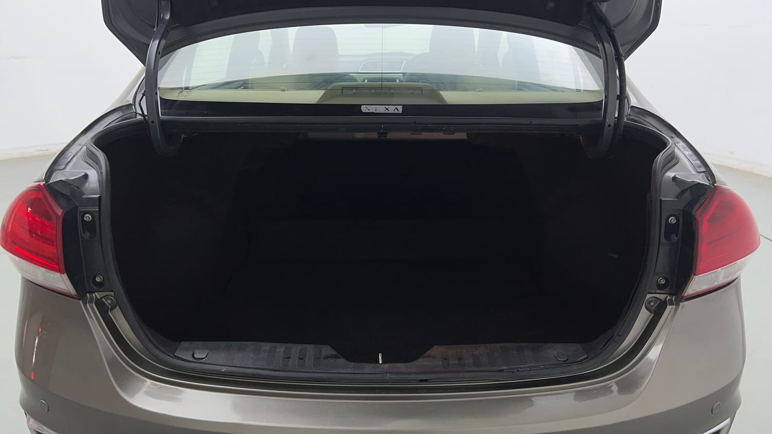 Used 2020 Maruti Suzuki Ciaz Alpha 1.5 AT Petrol Automatic interior DICKY INSIDE VIEW