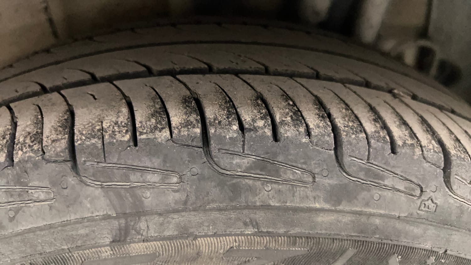 Used 2018 Hyundai Xcent SX 1.1 CRDi Diesel Manual tyres LEFT REAR TYRE TREAD VIEW