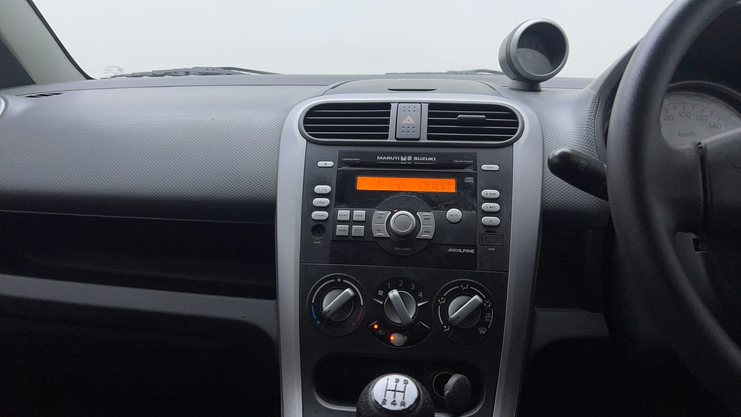 Used 2015 Maruti Suzuki Ritz Vxi BS-IV Petrol Manual interior MUSIC SYSTEM & AC CONTROL VIEW