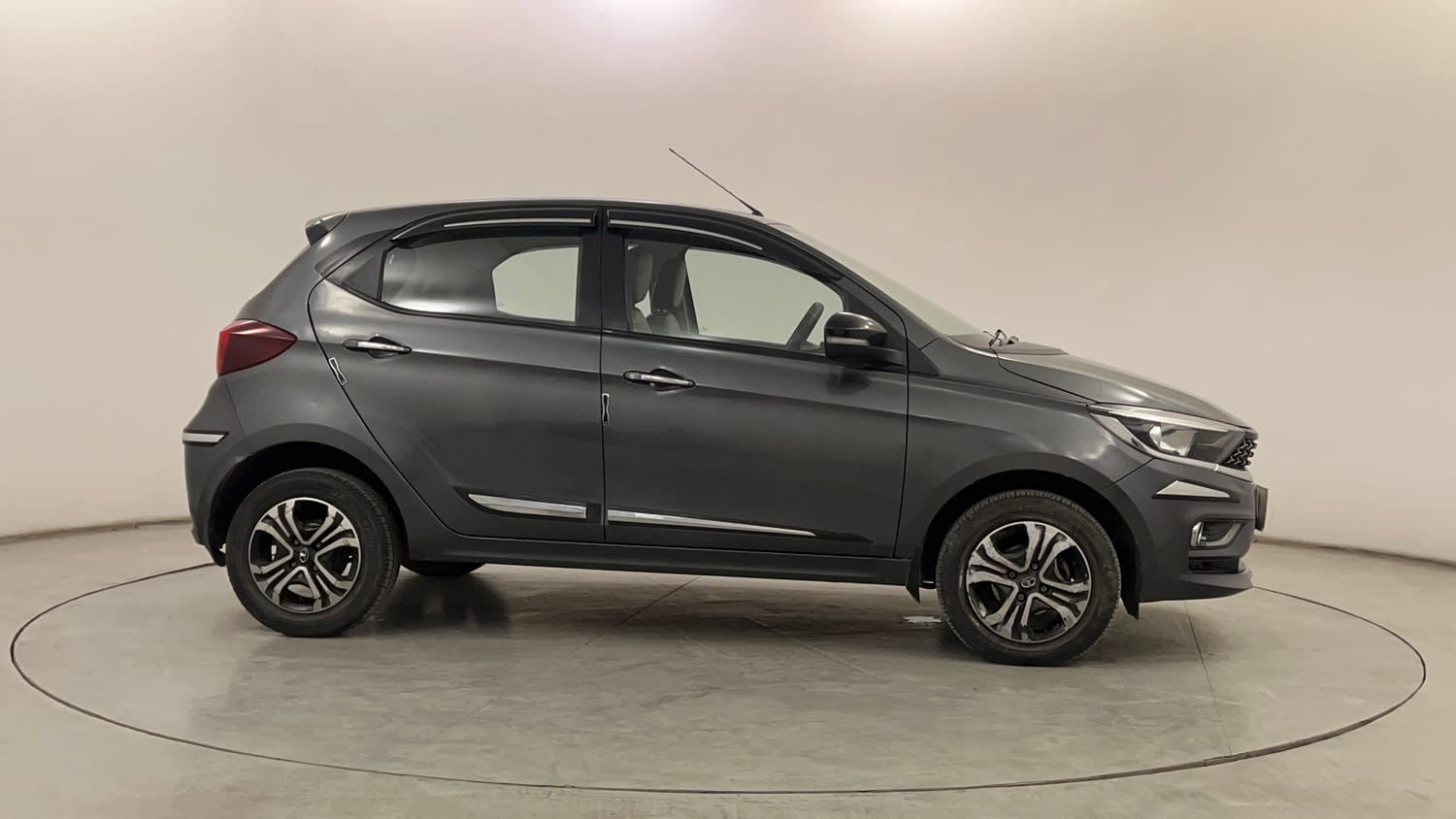 Used 2022 Tata Tiago XZ Plus CNG Cng Manual exterior RIGHT SIDE VIEW