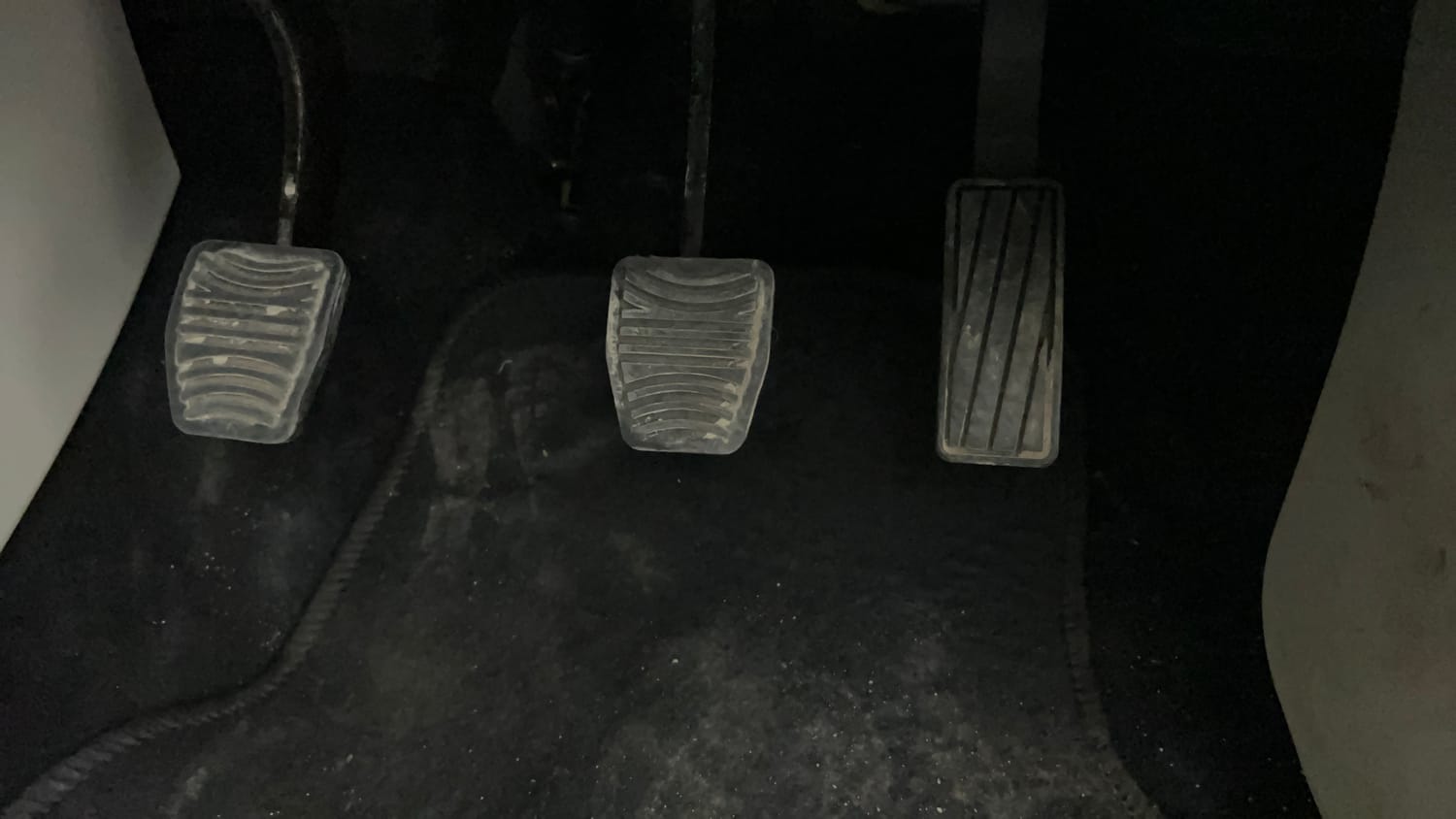 Used 2023 Mahindra XUV 300 W4 1.2 Petrol Petrol Manual interior PEDALS VIEW