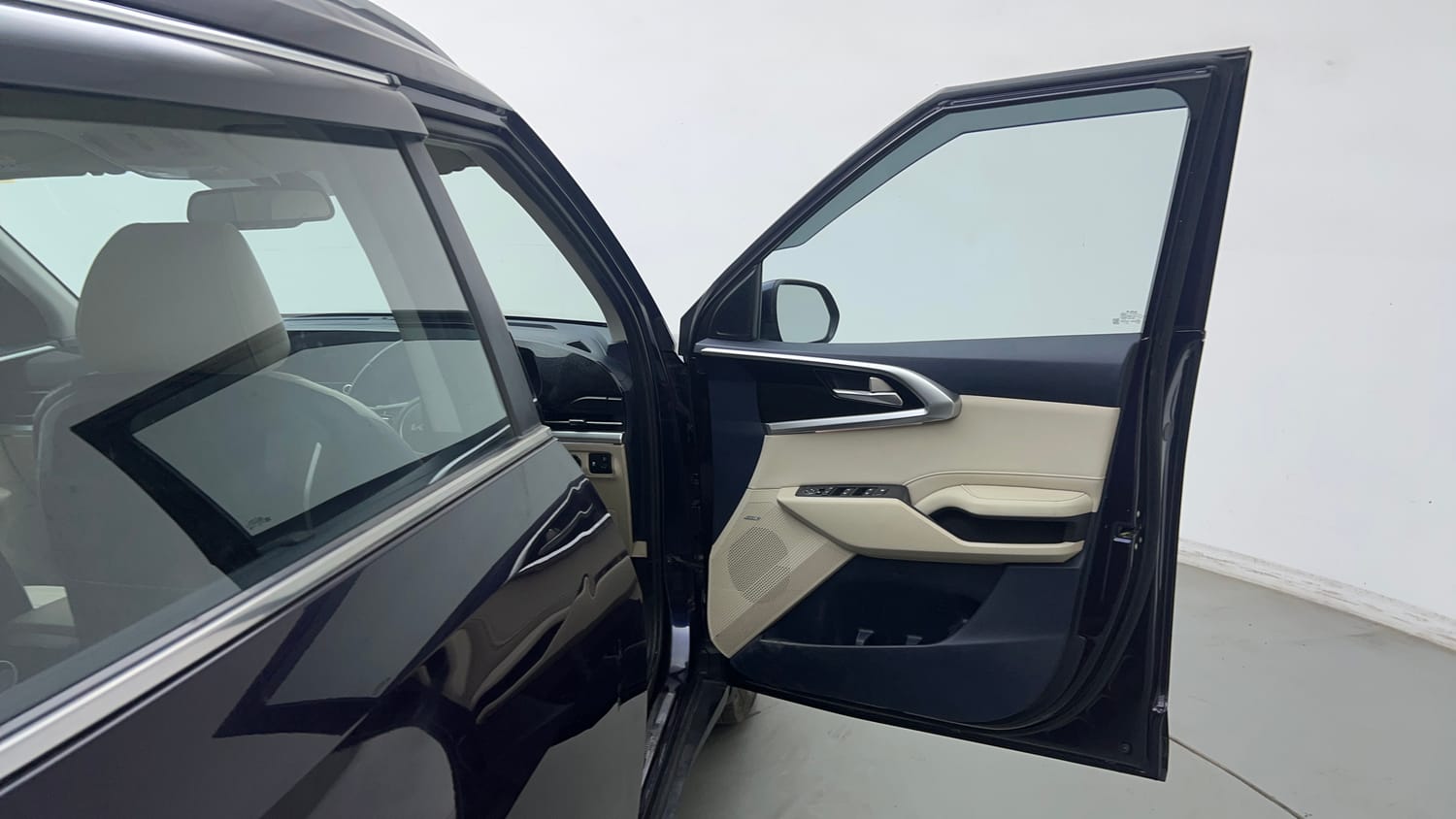 Used 2022 Kia Carens Luxury Plus 1.5 Diesel AT 7 STR Diesel Automatic interior RIGHT FRONT DOOR OPEN VIEW