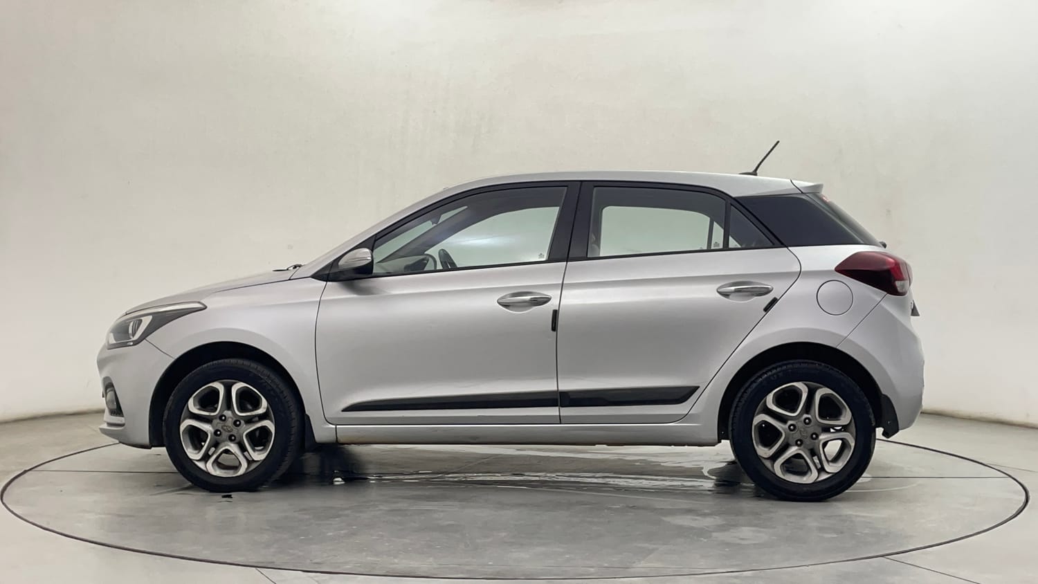 Used 2018 Hyundai Elite i20 Asta 1.4 CRDI Diesel Manual exterior LEFT SIDE VIEW
