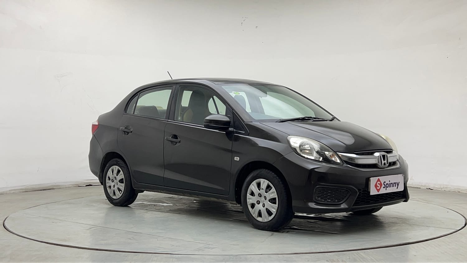 Used 2017 Honda Amaze 1.2 S i-VTEC Petrol Manual exterior RIGHT FRONT CORNER VIEW