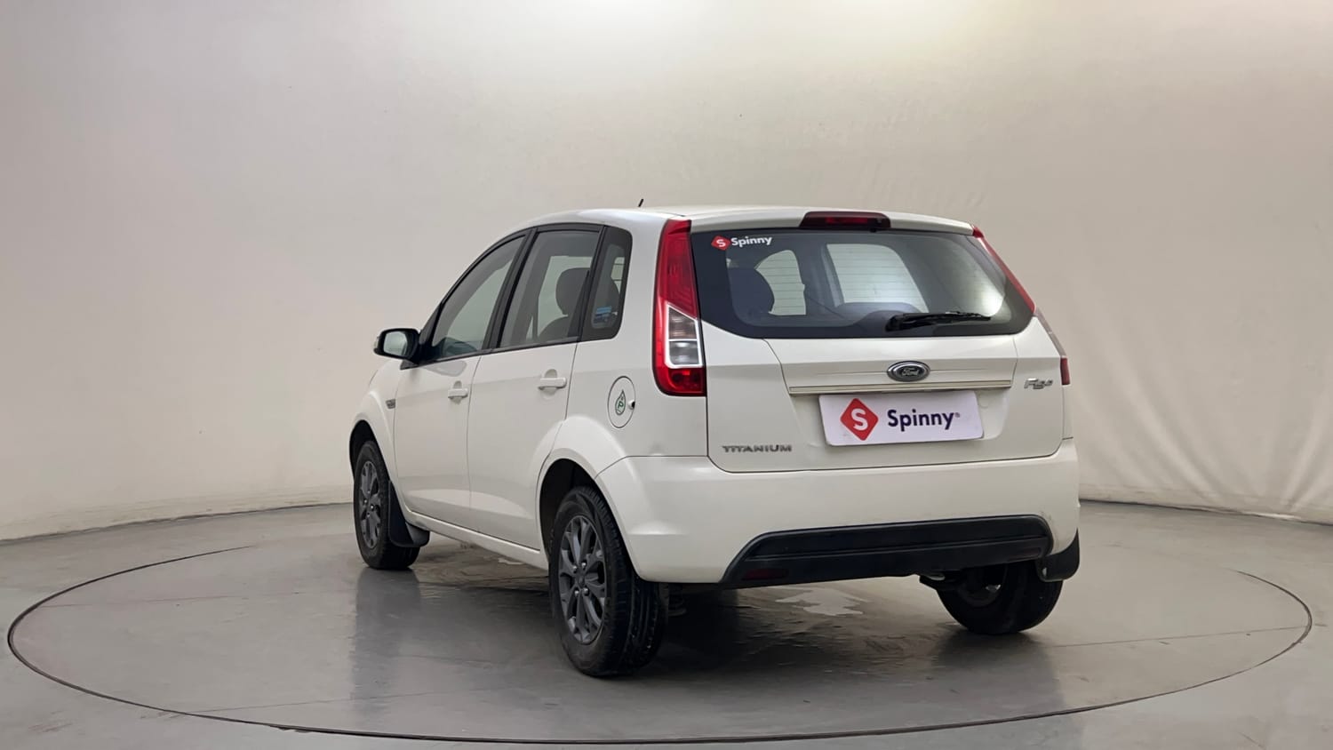 Used 2015 Ford Figo Duratec Petrol Titanium 1.2 Petrol Manual exterior LEFT REAR CORNER VIEW