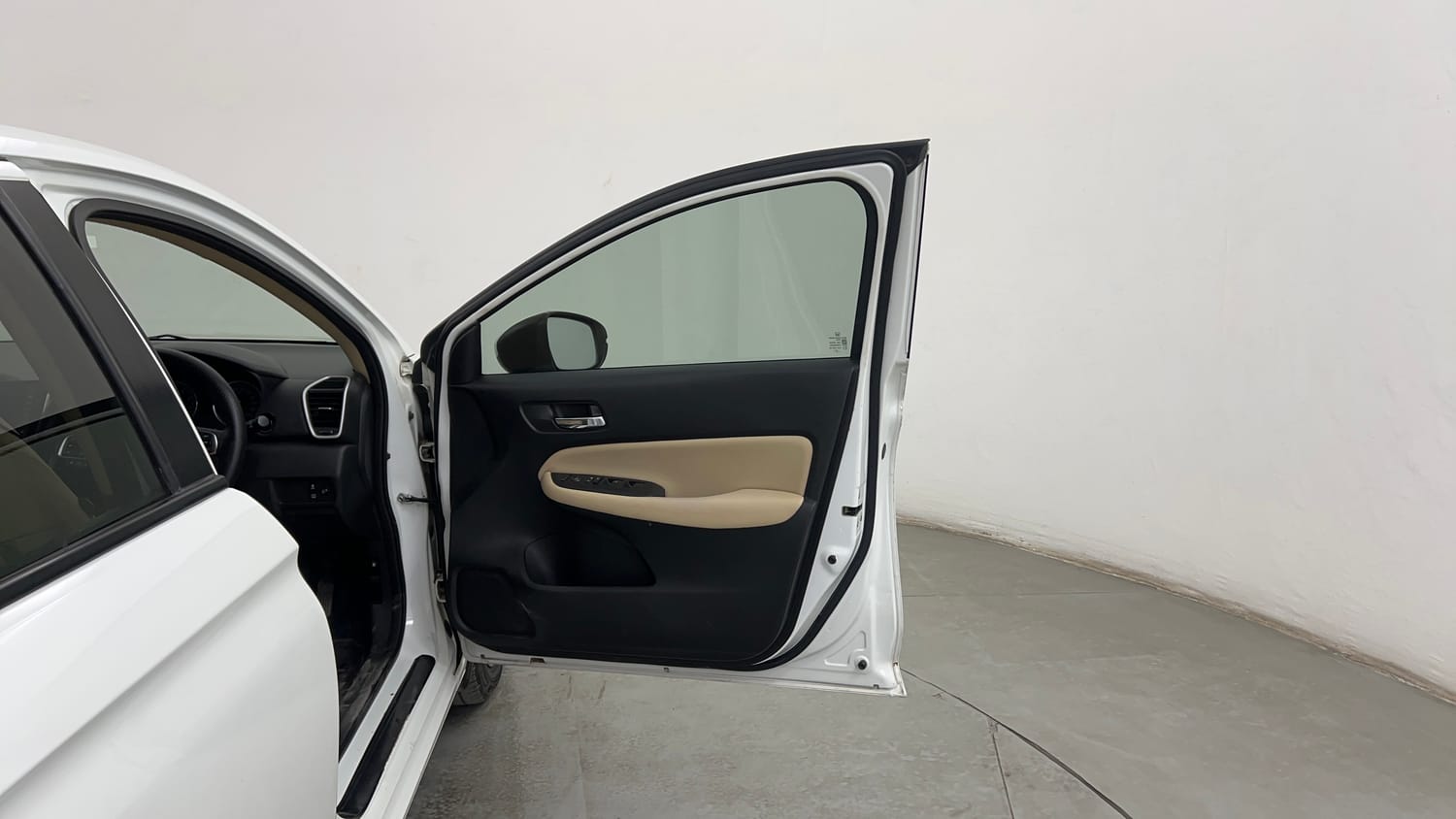 Used 2022 Honda City V Petrol Petrol Manual interior RIGHT FRONT DOOR OPEN VIEW