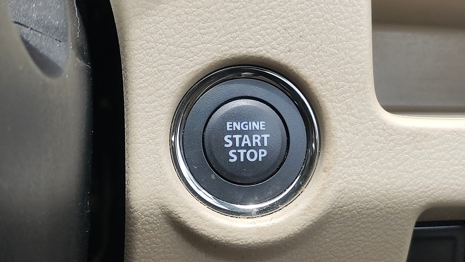 Used 2018 Maruti Suzuki Ciaz Zeta 1.4 MT Petrol Manual top_features Keyless start
