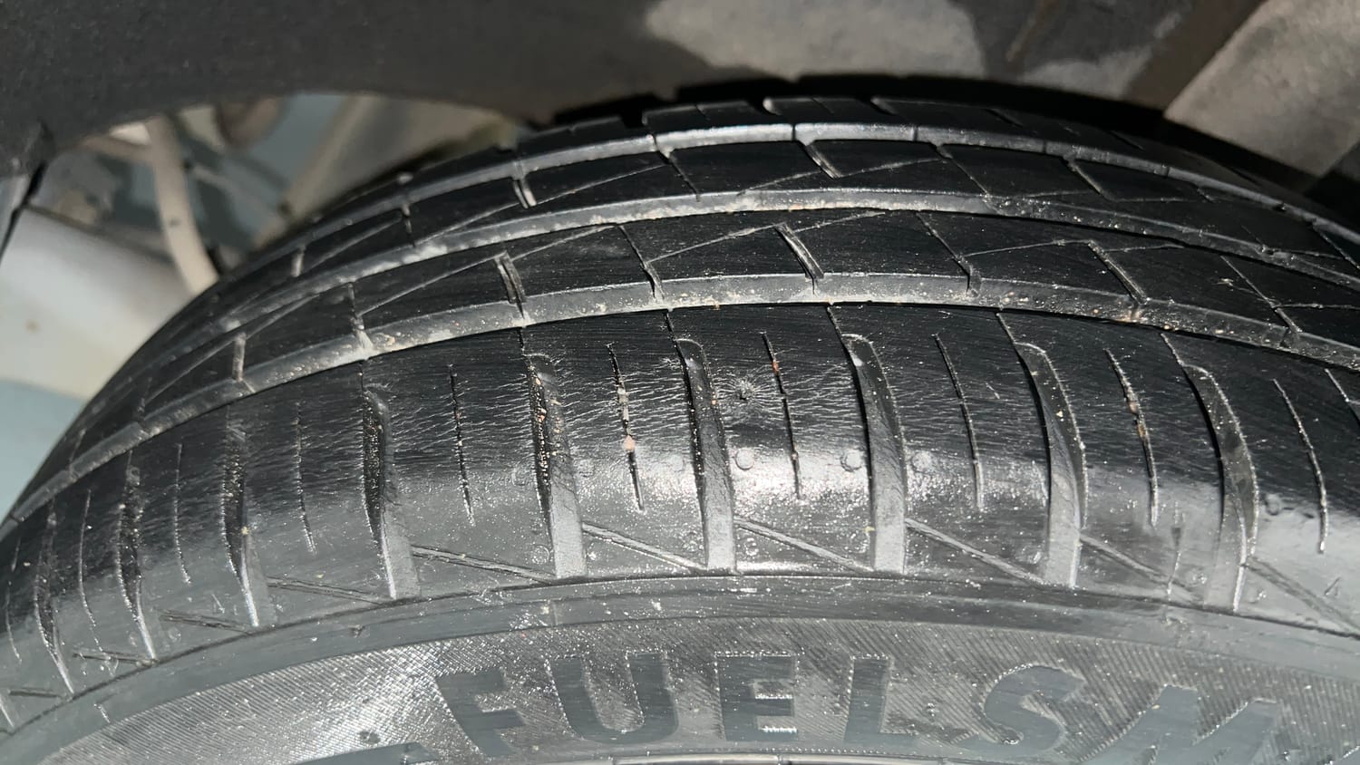 Used 2021 Renault Kwid RXT 1.0 Opt Petrol Manual tyres LEFT REAR TYRE TREAD VIEW