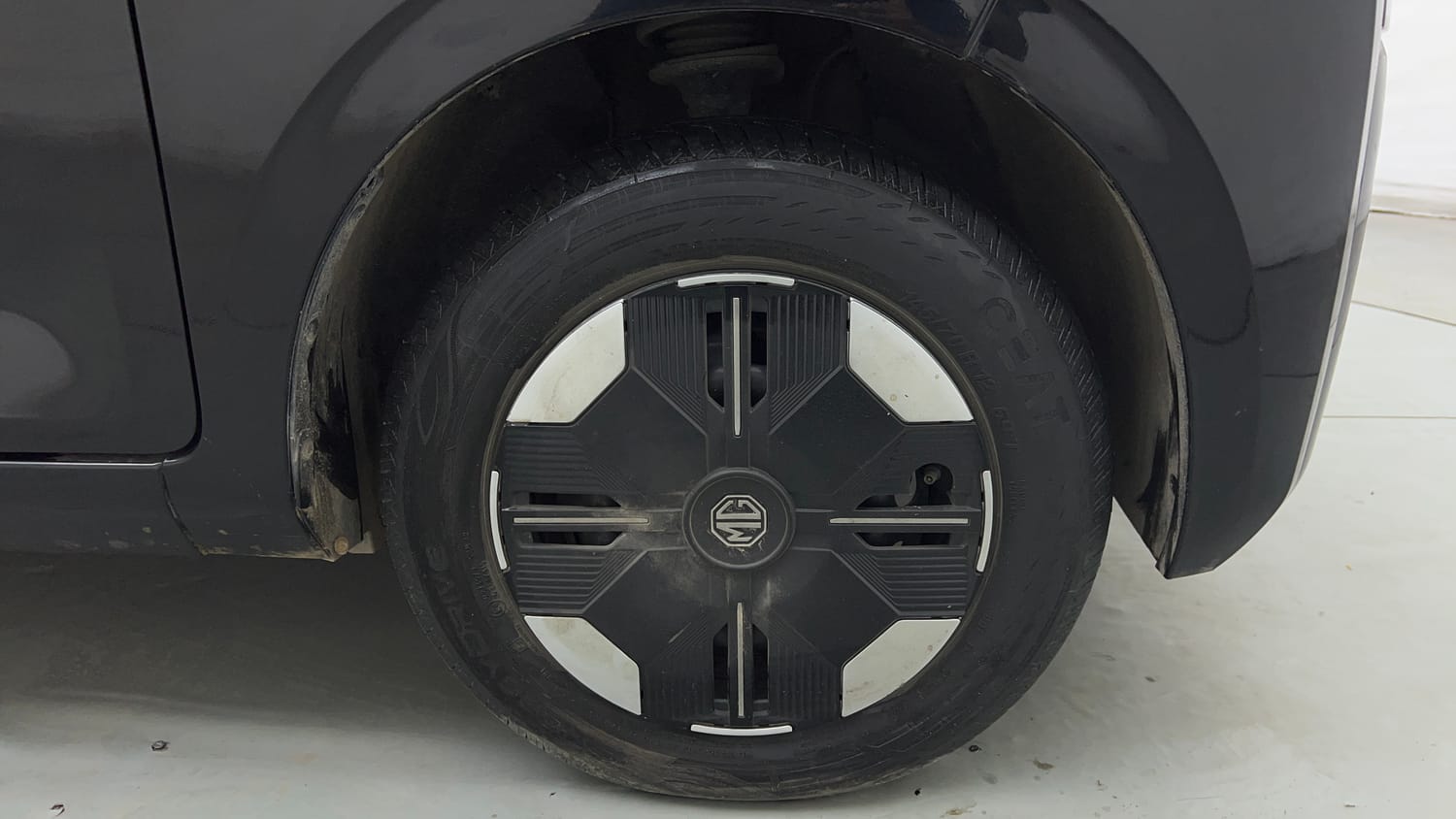 Used 2025 MG Motors Comet EV Exclusive FC Electric Automatic tyres RIGHT FRONT TYRE RIM VIEW